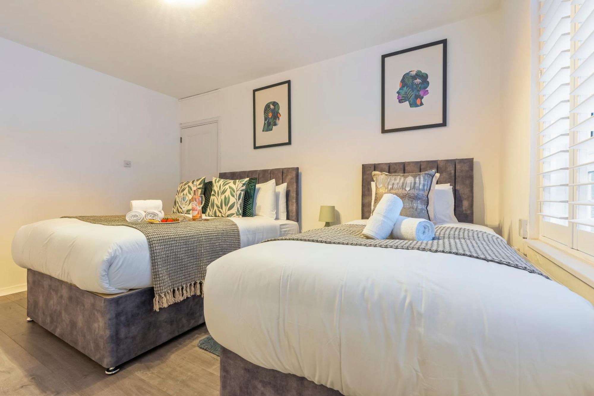 Stylish 2bed Fulham, Wifi, Parking Apartment