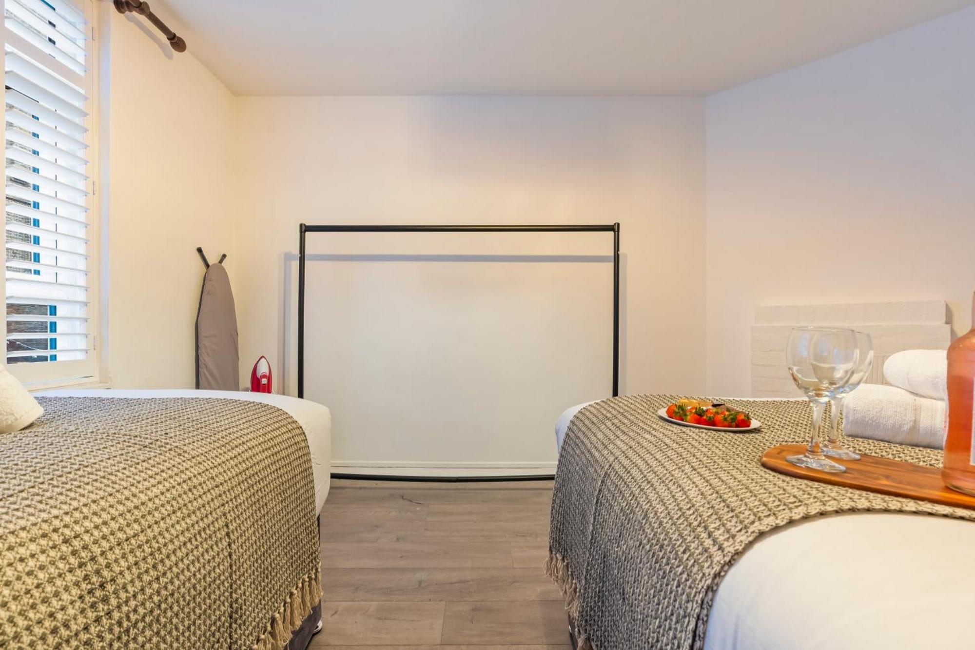 Stylish 2bed Fulham, Wifi, Parking Apartment *
