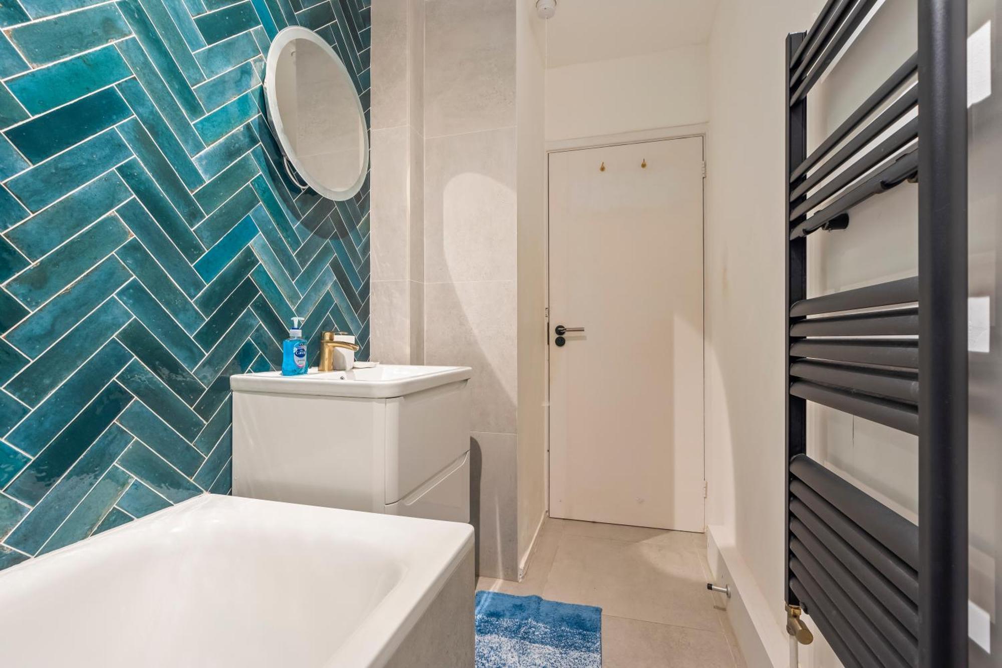 Stylish 2bed Fulham, Wifi, Parking * London
