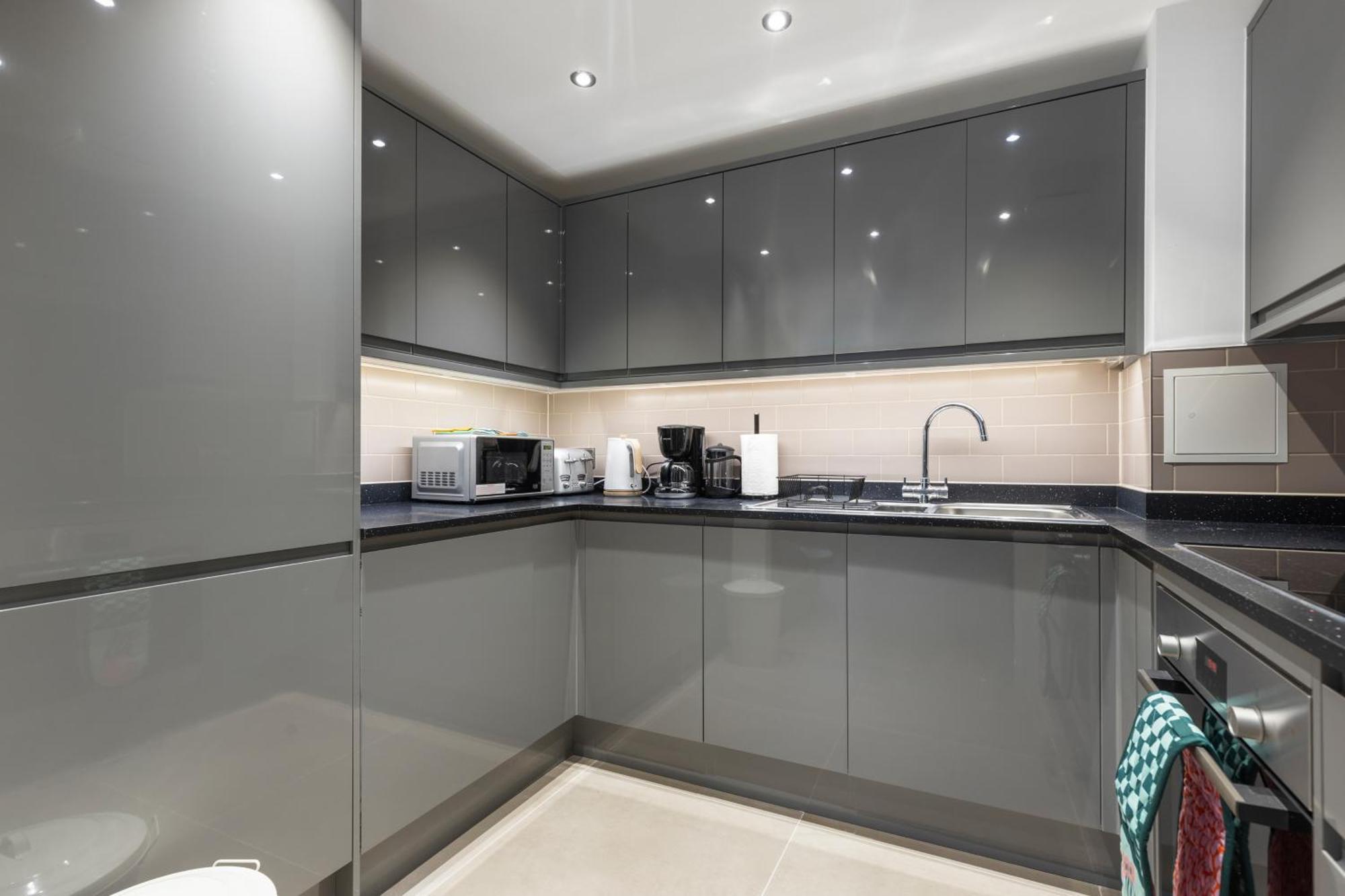 Luxury 2bed 2bath In Westminster 7ppl