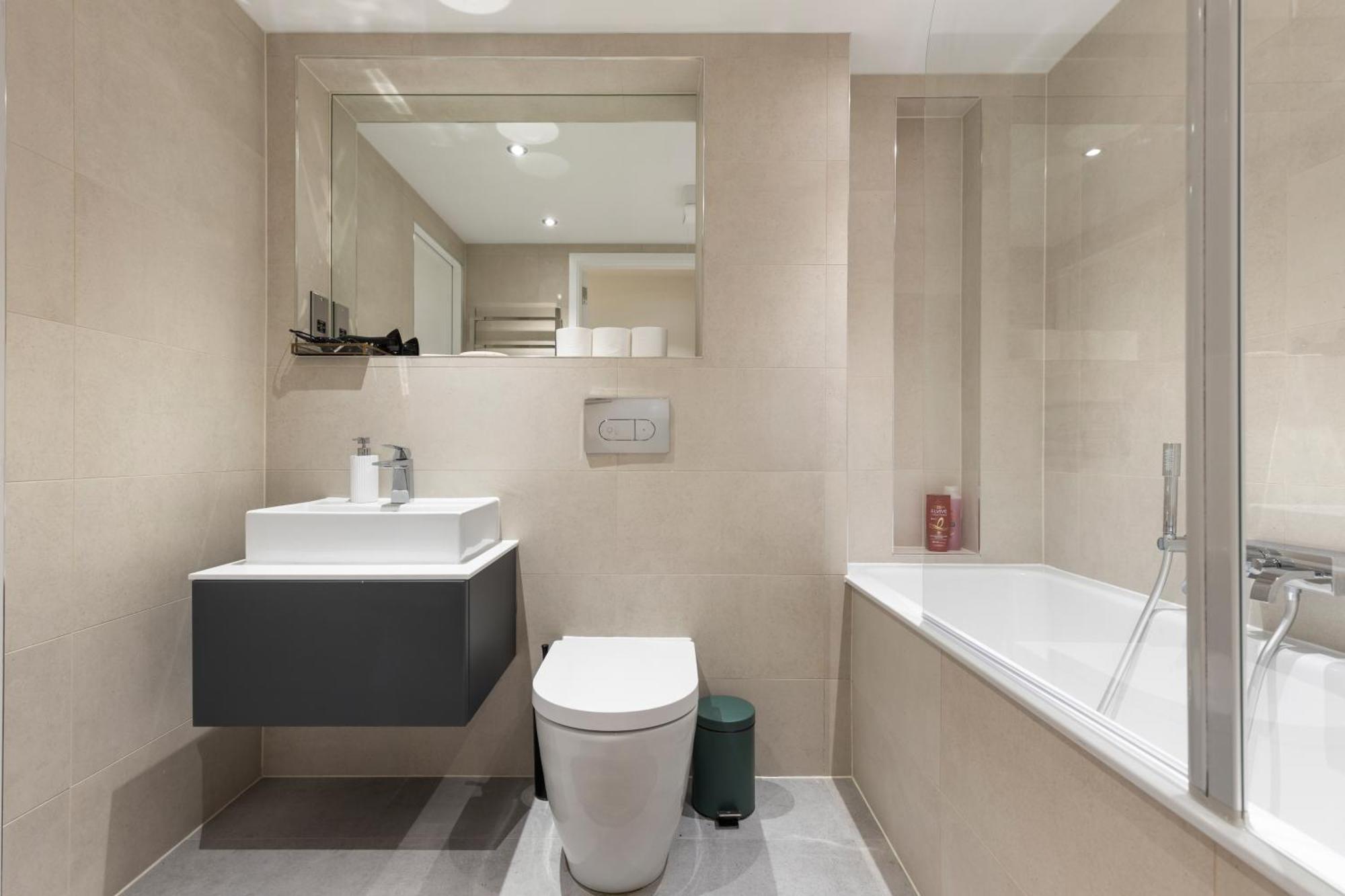 Apartment Luxury 2bed 2bath In Westminster 7ppl