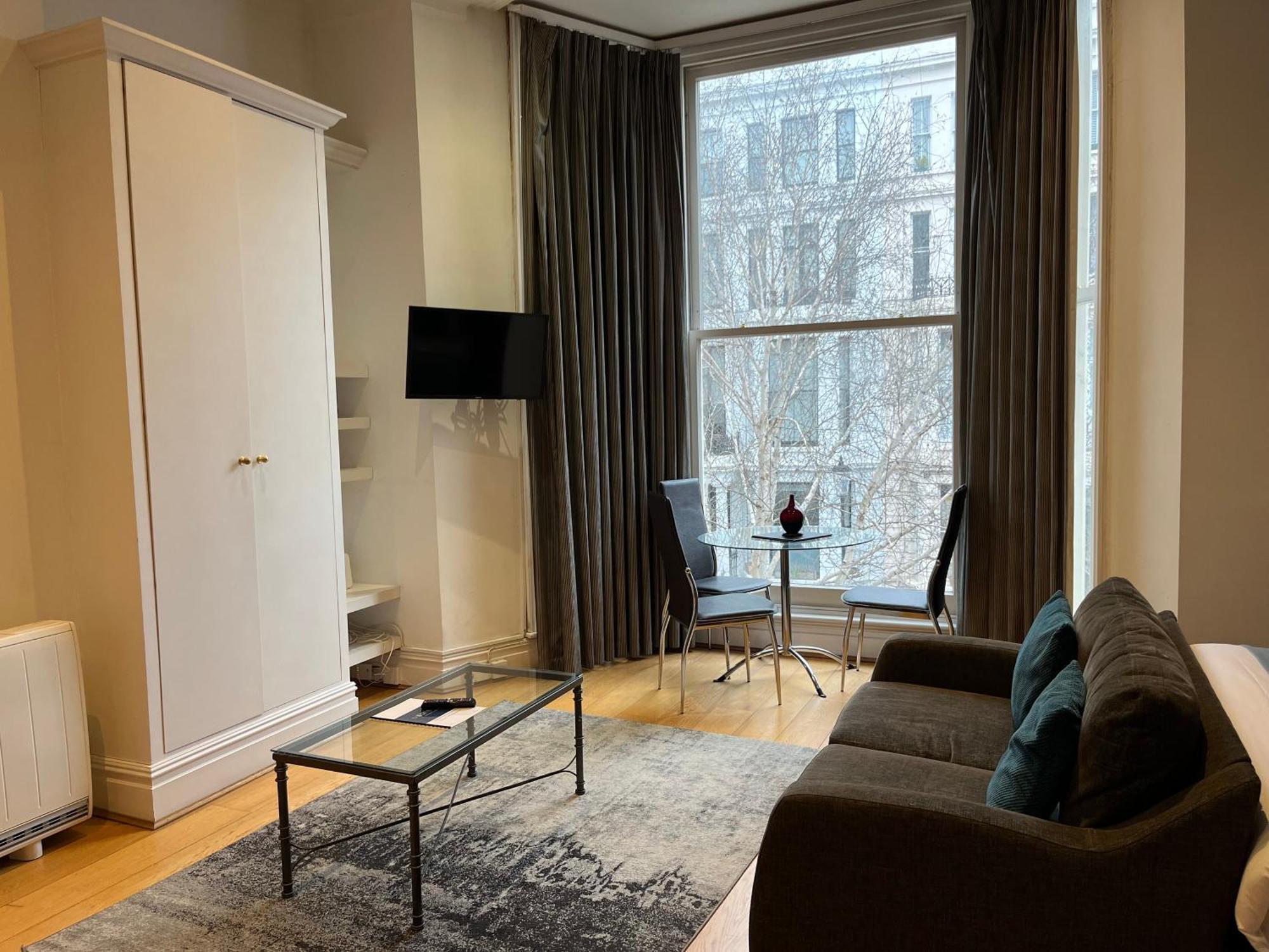 Apartment Longridge Road