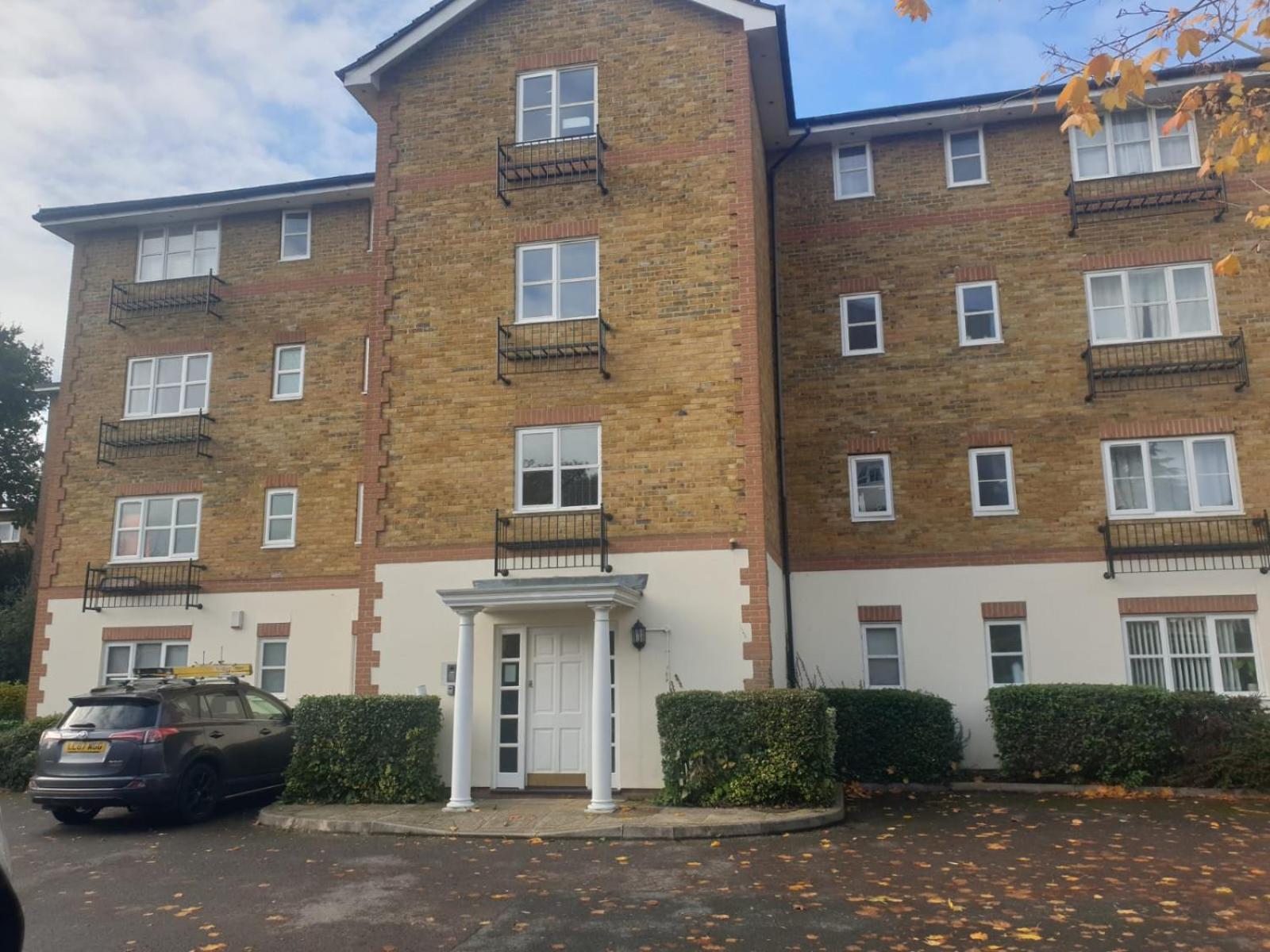 Peaceful On Sharing Flat In Wimbledon * Londen