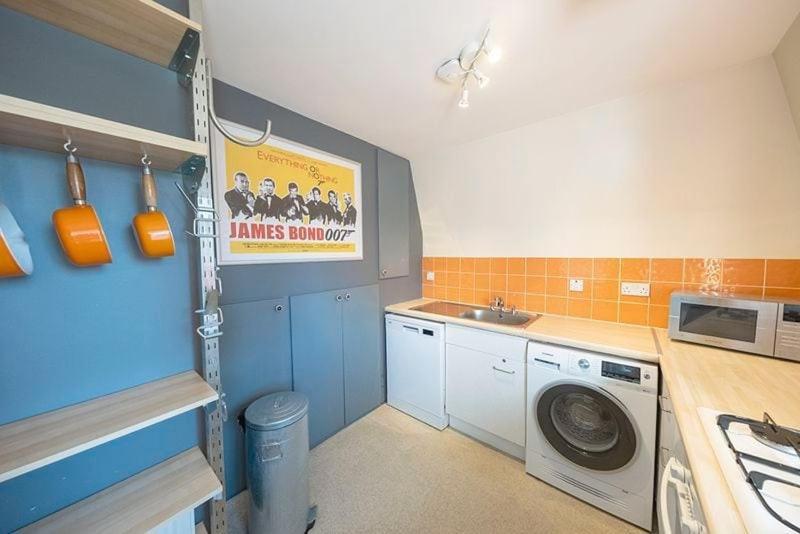 Apartment Airy One-bed In Limehouse With Views Of The London