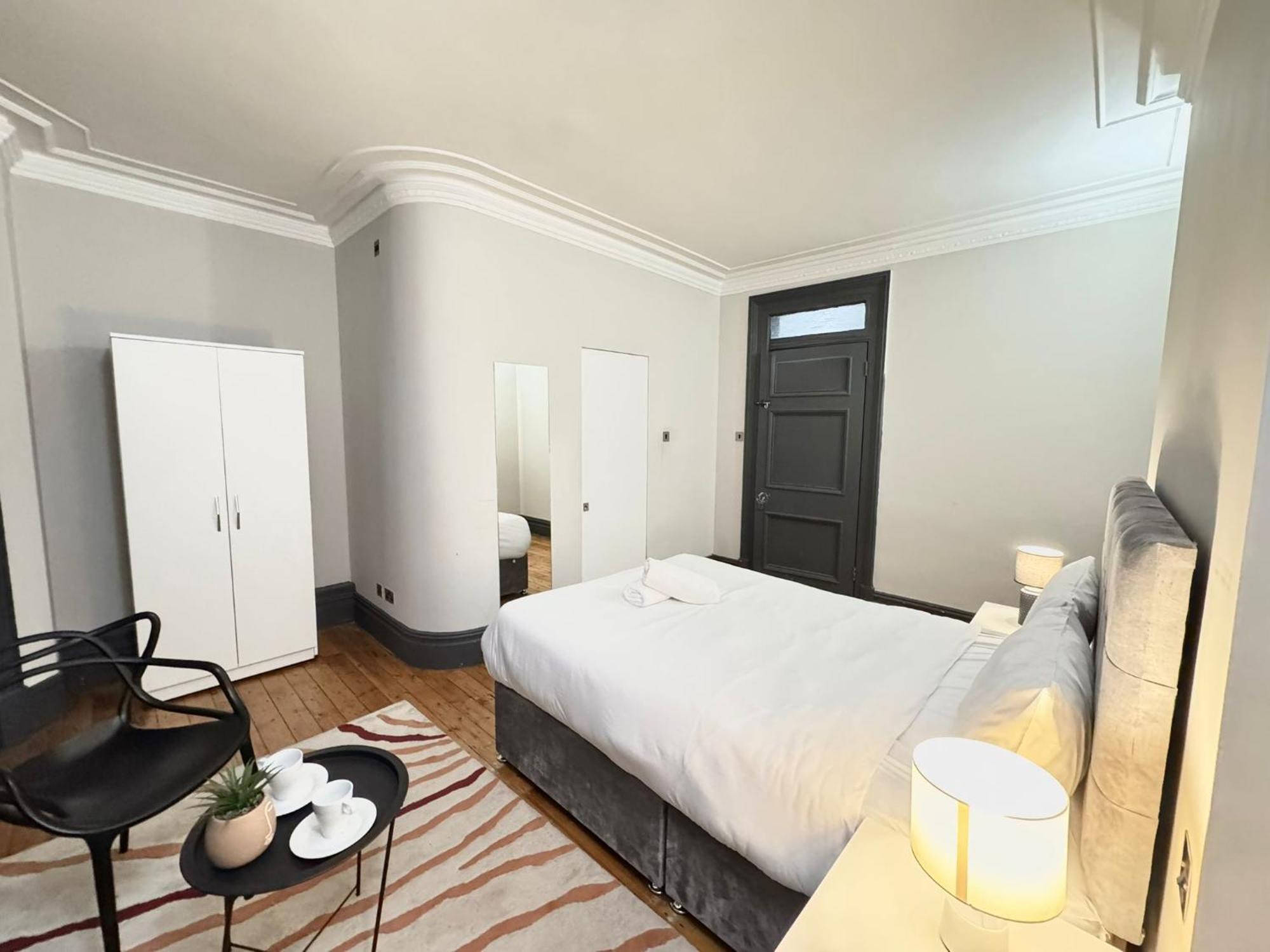 Apartment Spacious Hyde Park Family