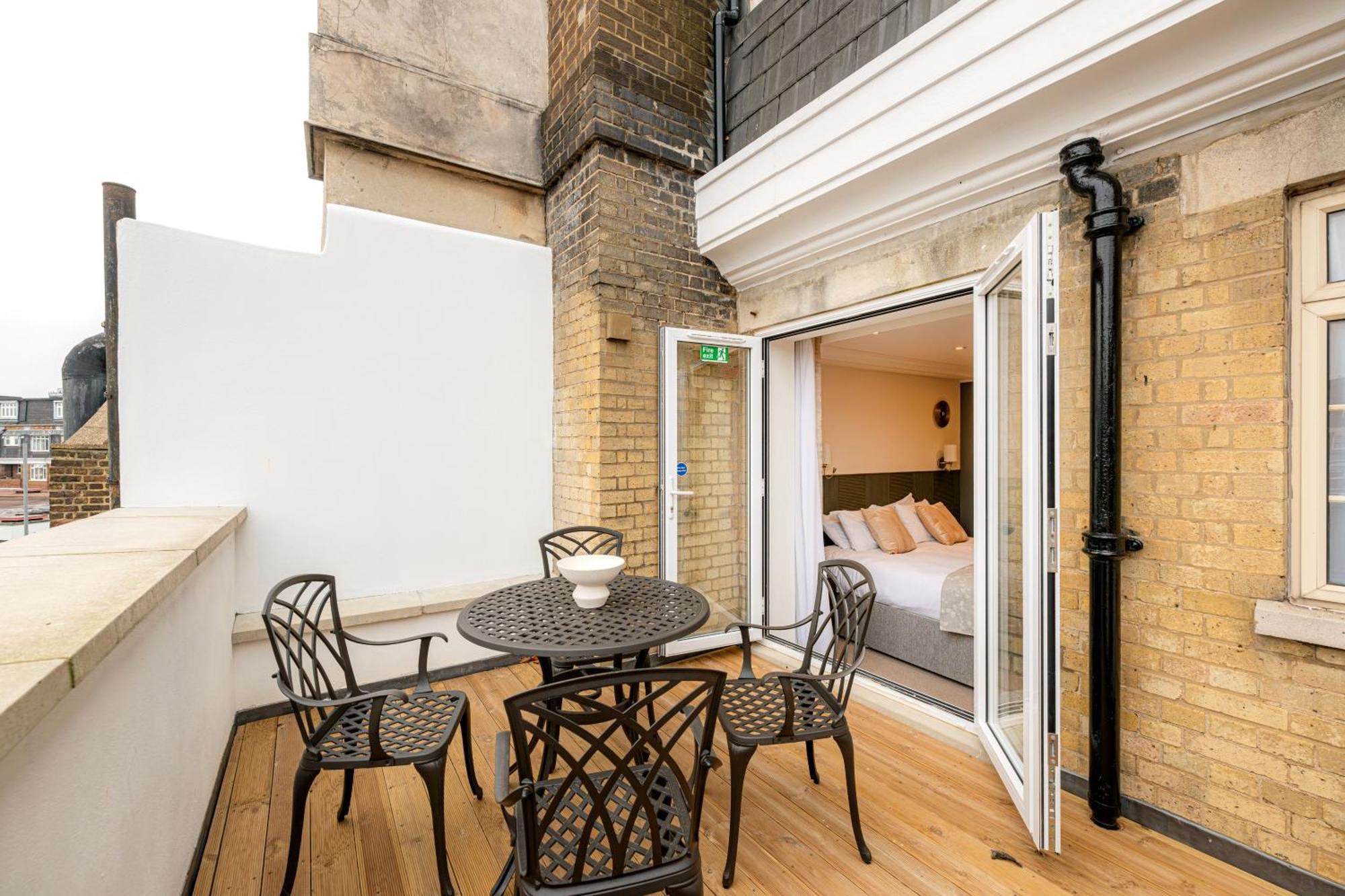 Fountain House - Aparthotel 5*