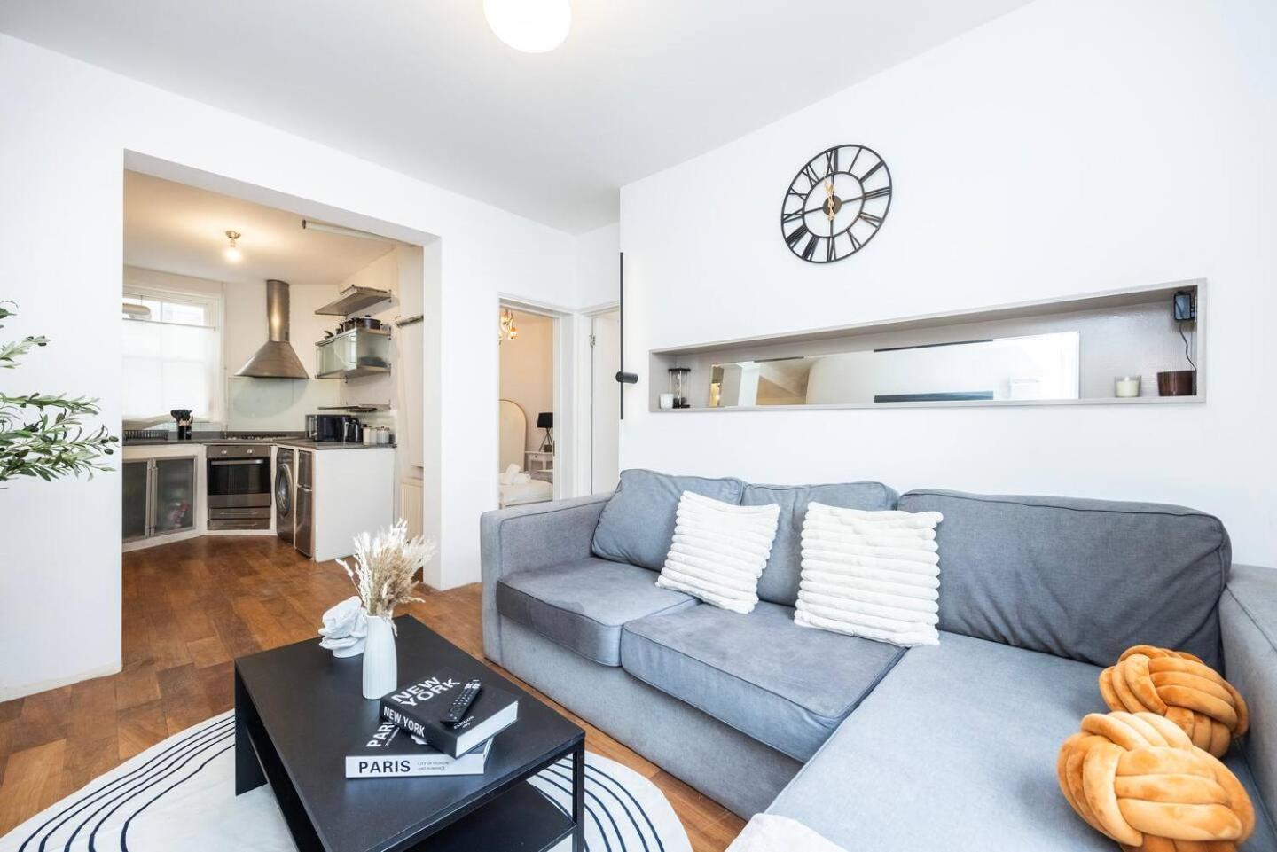 Spacious 2 Bedroom Old Street - Sleeps 6 Ferienhaus *