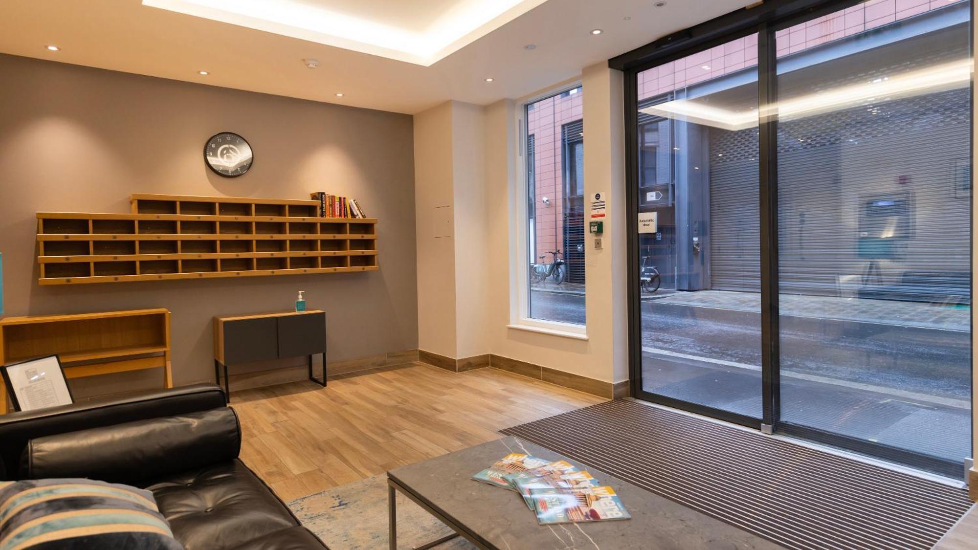 Barbican Serviced By Lovelystay Apartment *