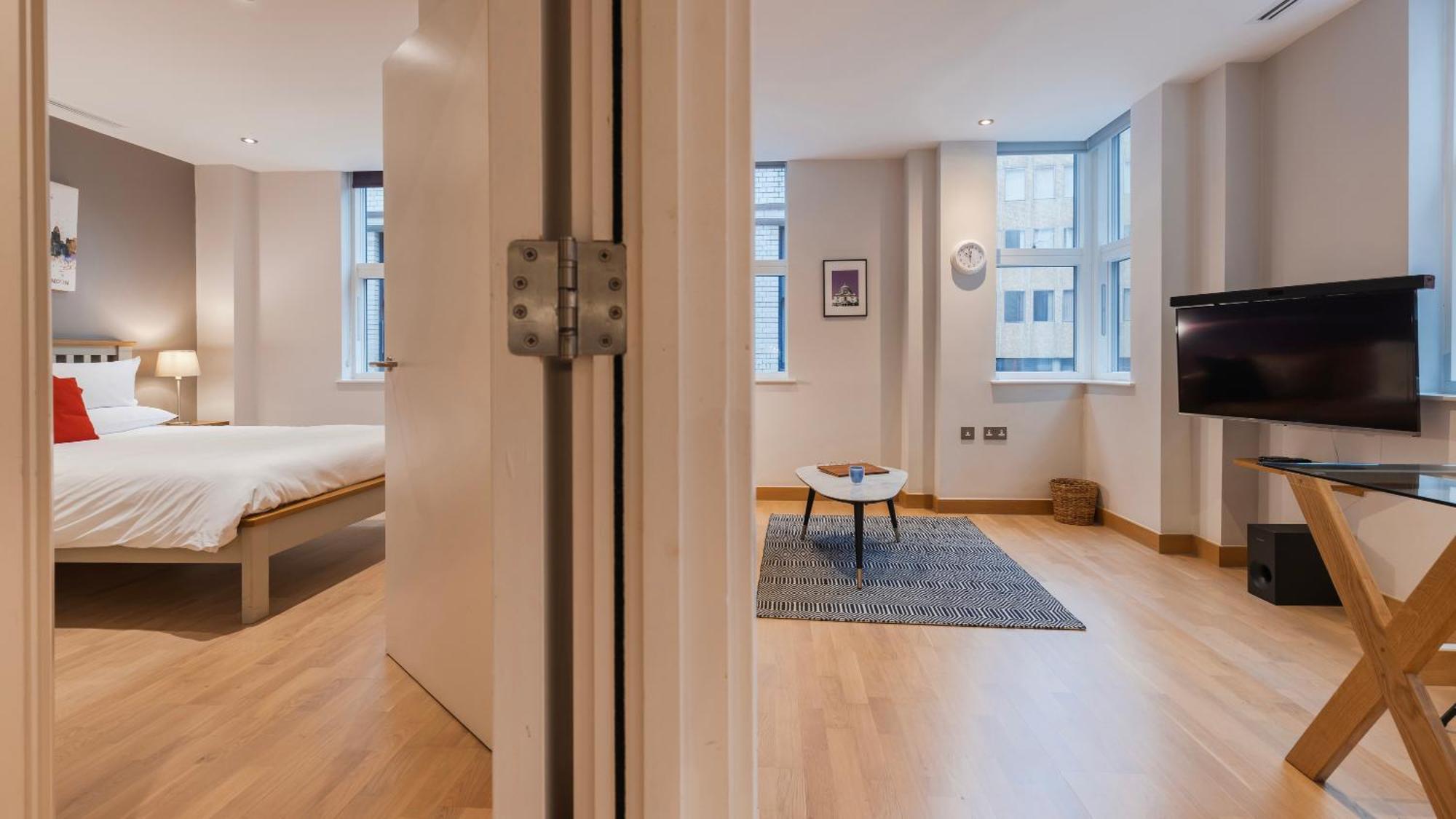Barbican Serviced By Lovelystay Apartment