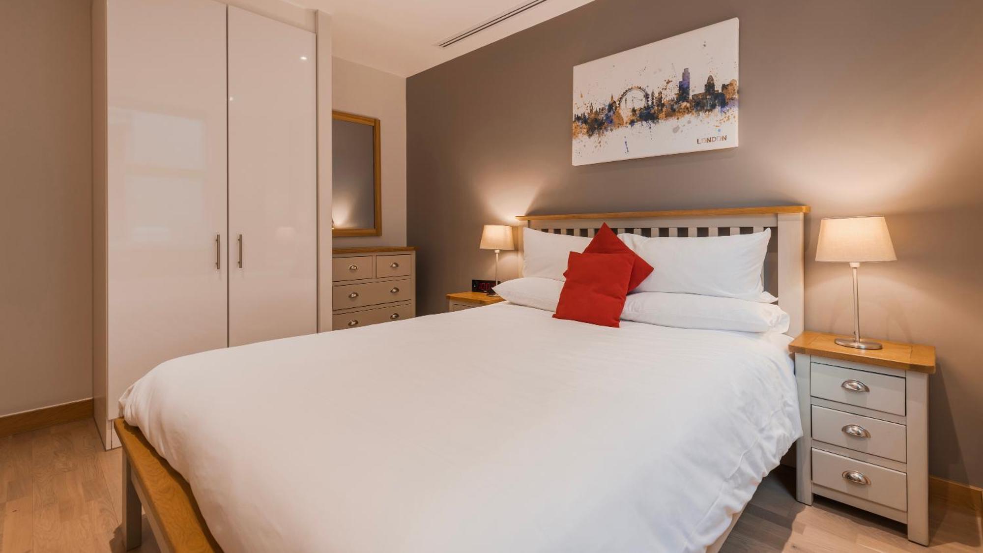 Barbican Serviced By Lovelystay * London