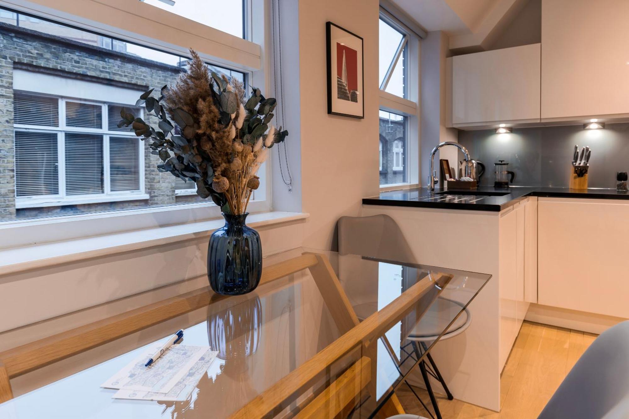 Barbican Serviced By Lovelystay Apartment London