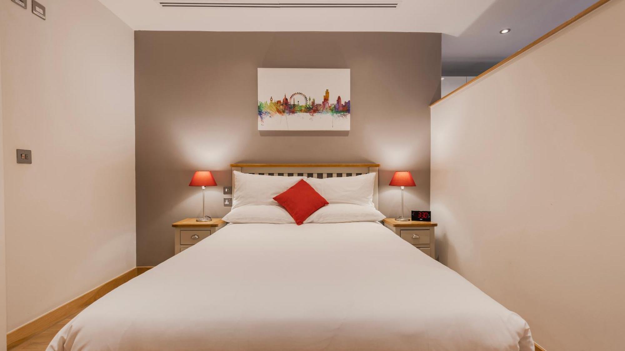 Barbican Serviced By Lovelystay Apartment London