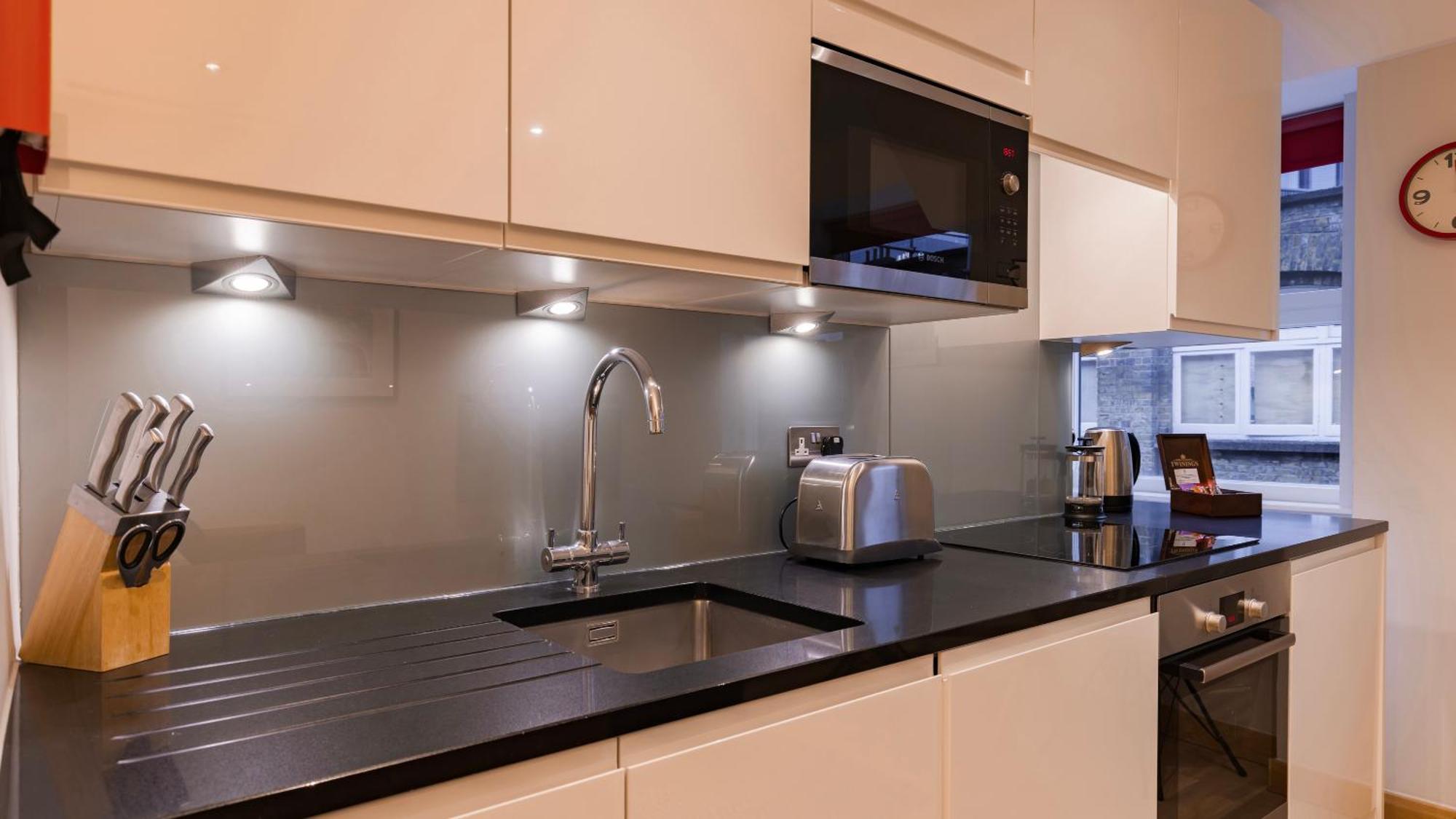 Barbican Serviced By Lovelystay London