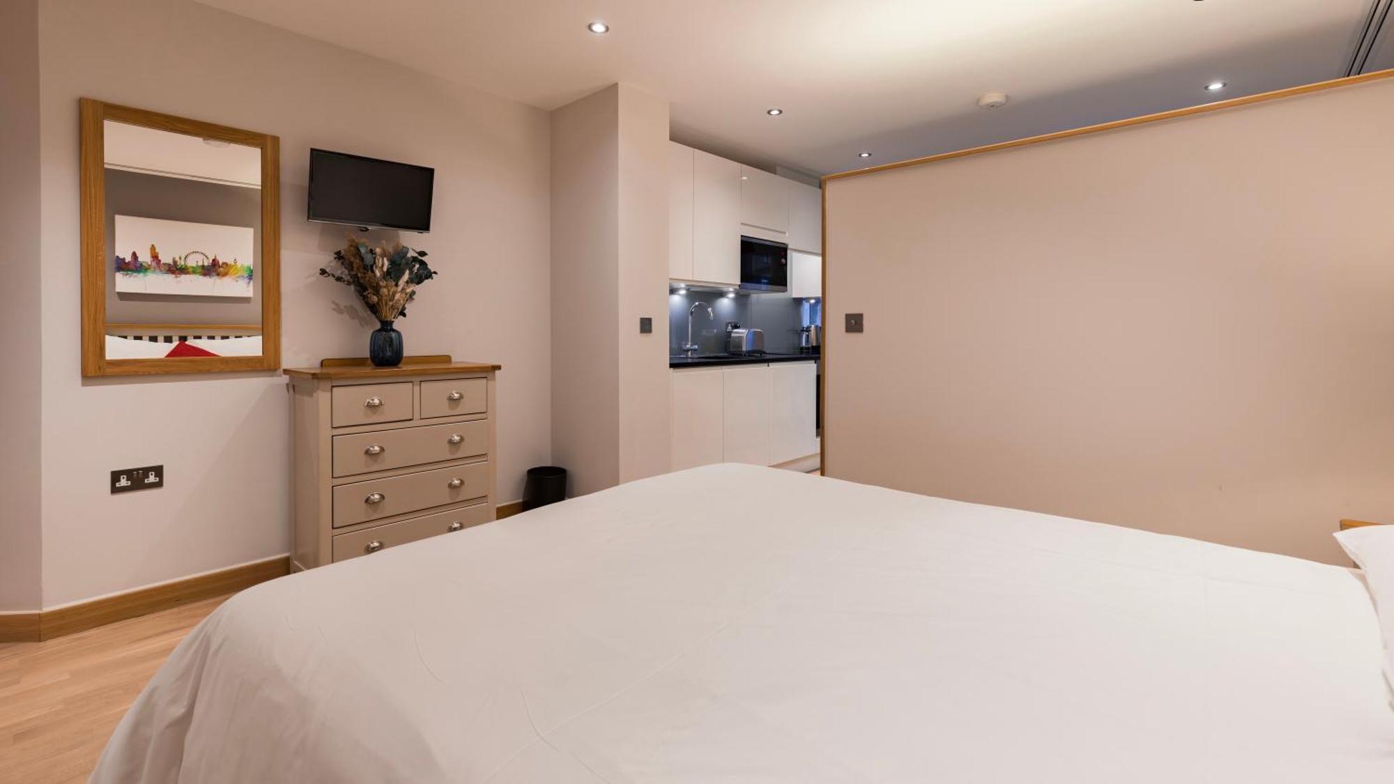 Barbican Serviced By Lovelystay Apartment