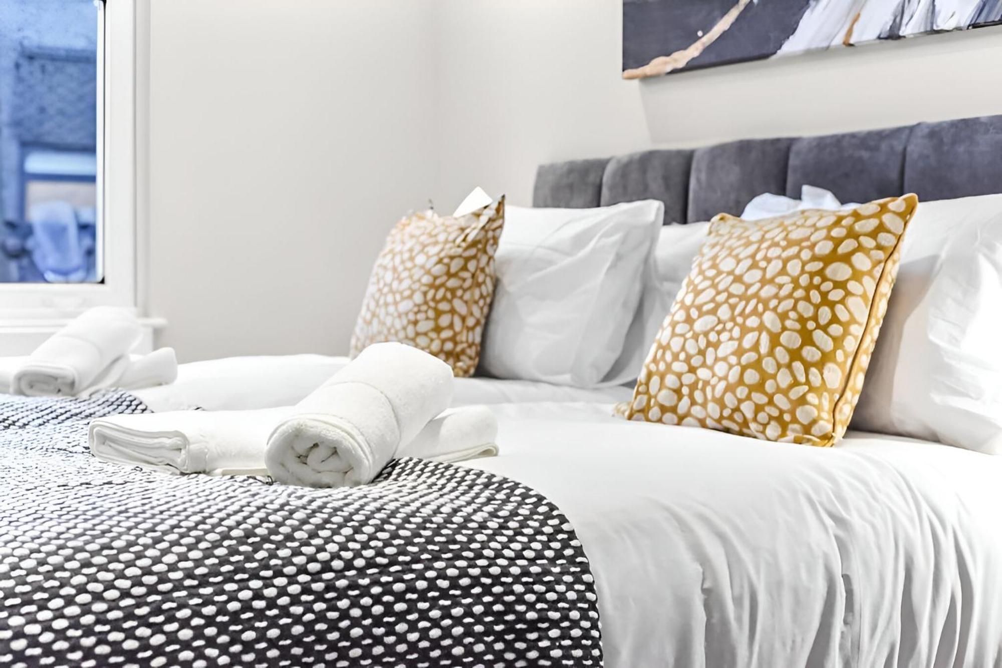 Sleek & Stylish Urban Escape-ideal For 3! Leilighet *