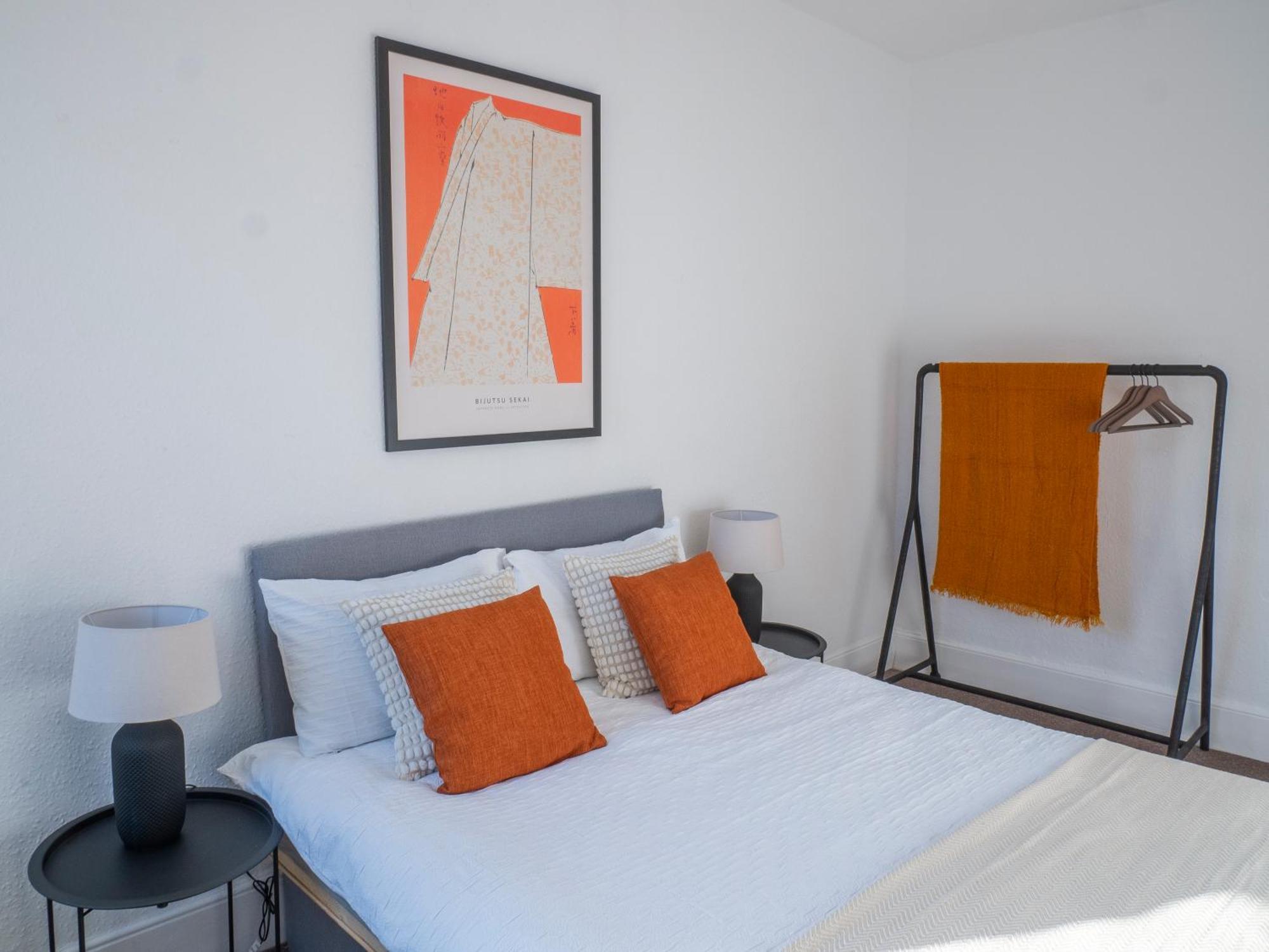 Apartment Bright Spacious Location! *