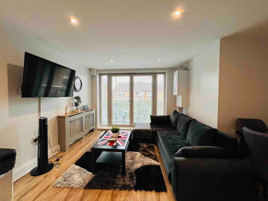 Apartment - Flat In London