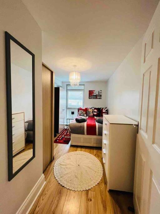 - Flat In * London