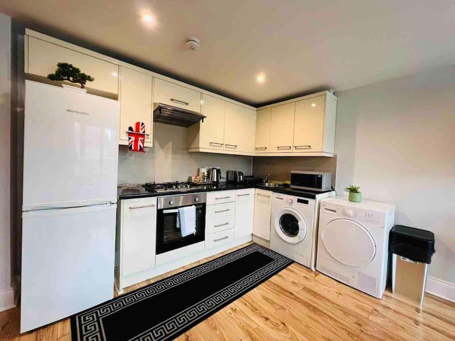 Apartment - Flat In