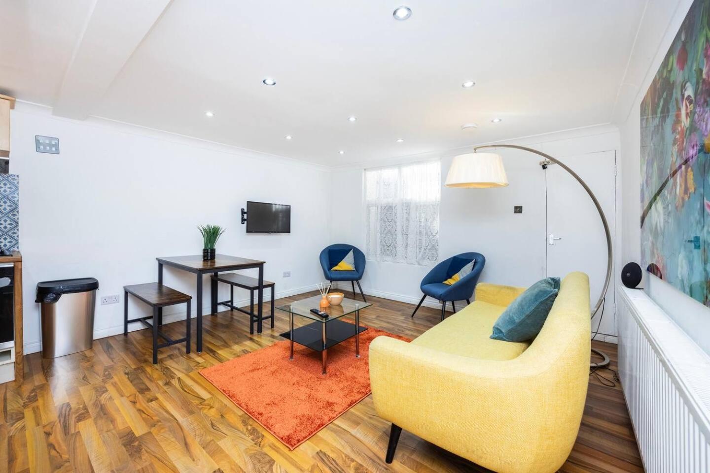 Feriehus Modern - 5 Mins To Whitechapel Station *