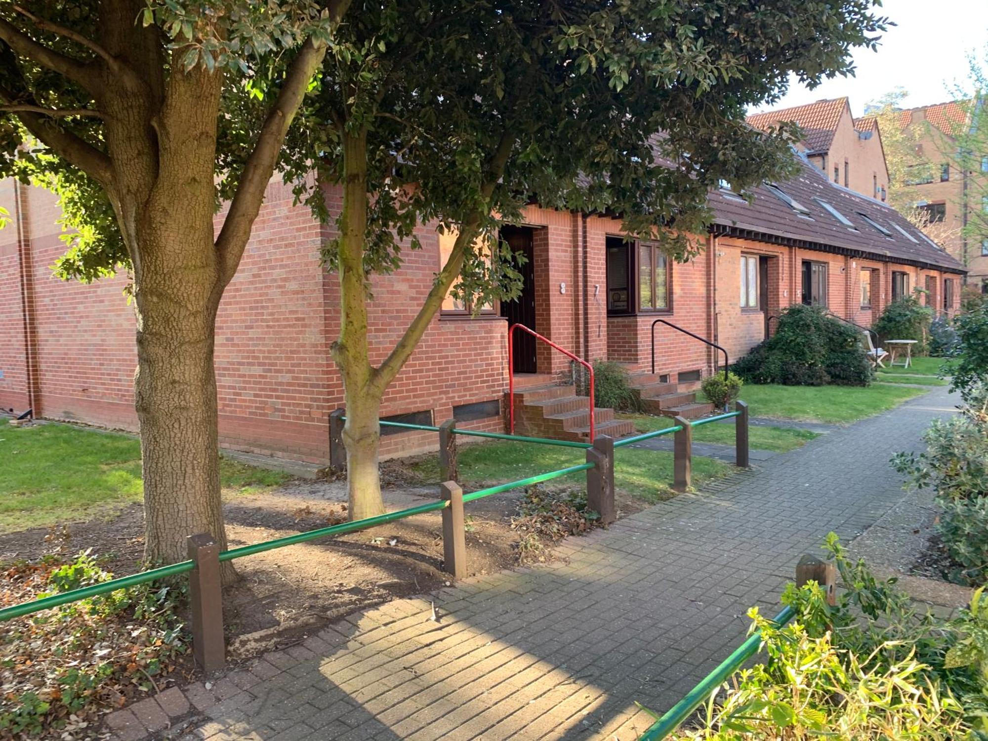 Gorgeous Pond Side House Privat overnatting *