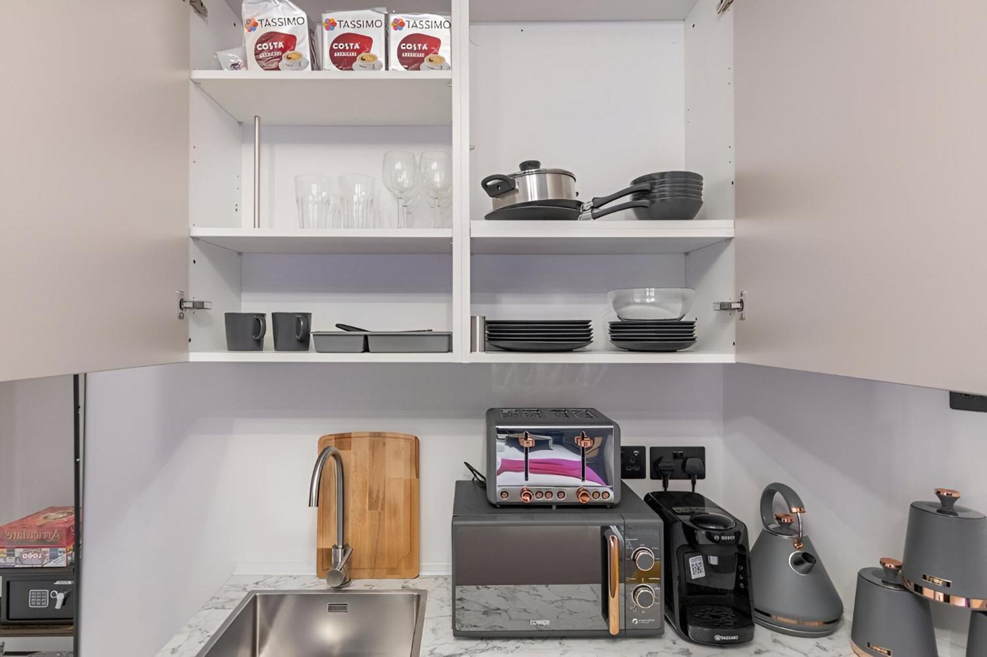 Tiny Apartment *