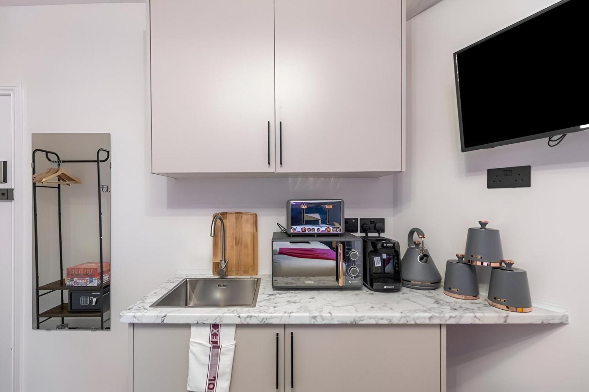 Apartment Tiny *