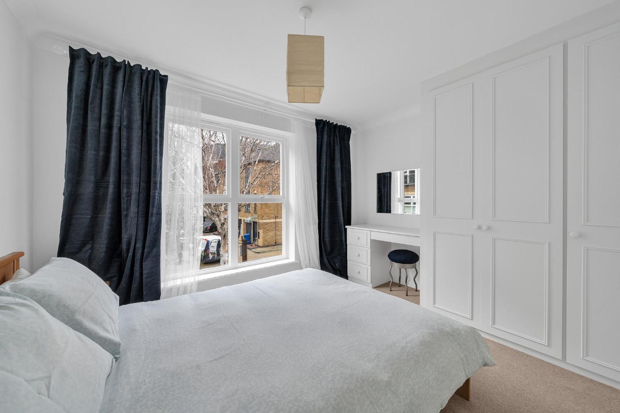 Tower Bridge 2 Bedrooms House