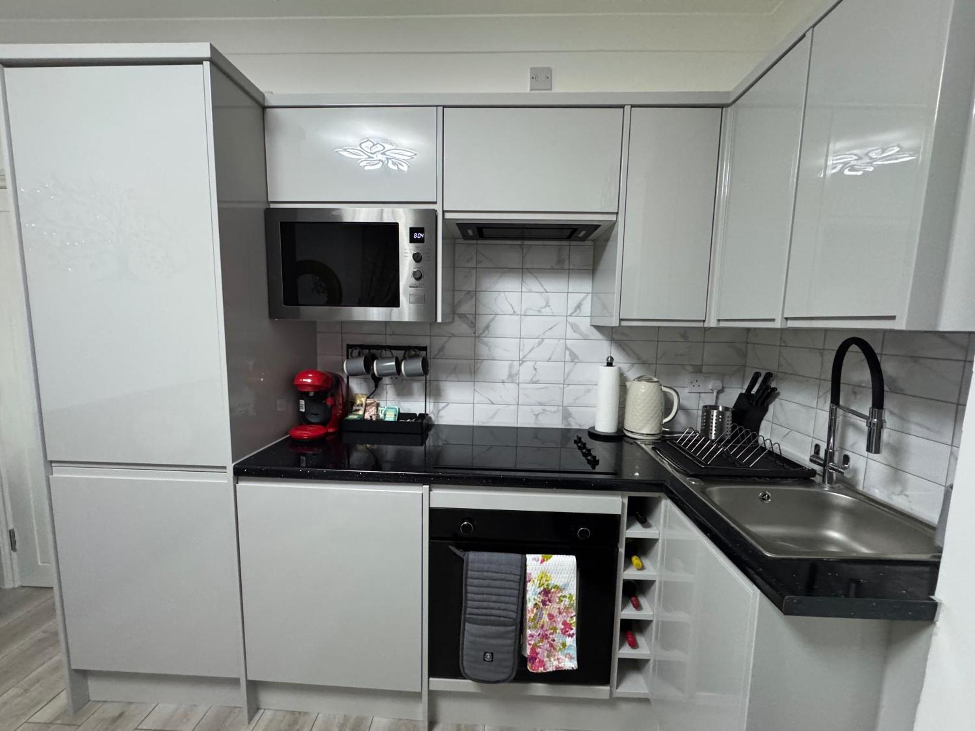 Apartment Cozy 2br-5guests-near Attractions-garden London