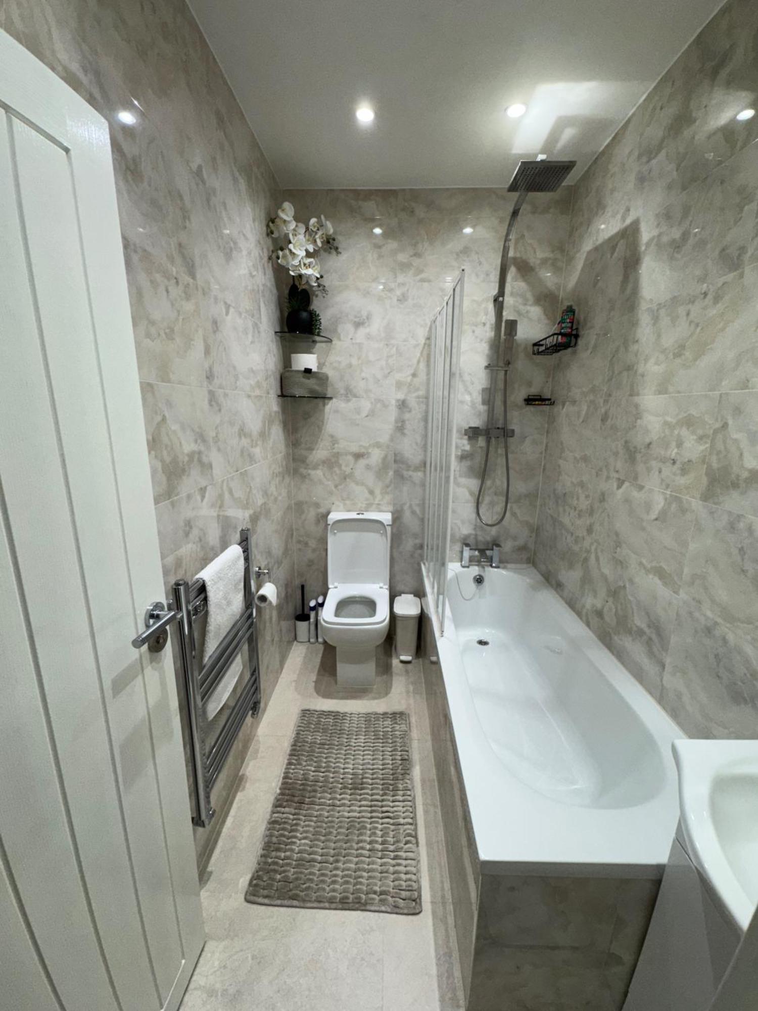 Cozy 2br-5guests-near Attractions-garden * London