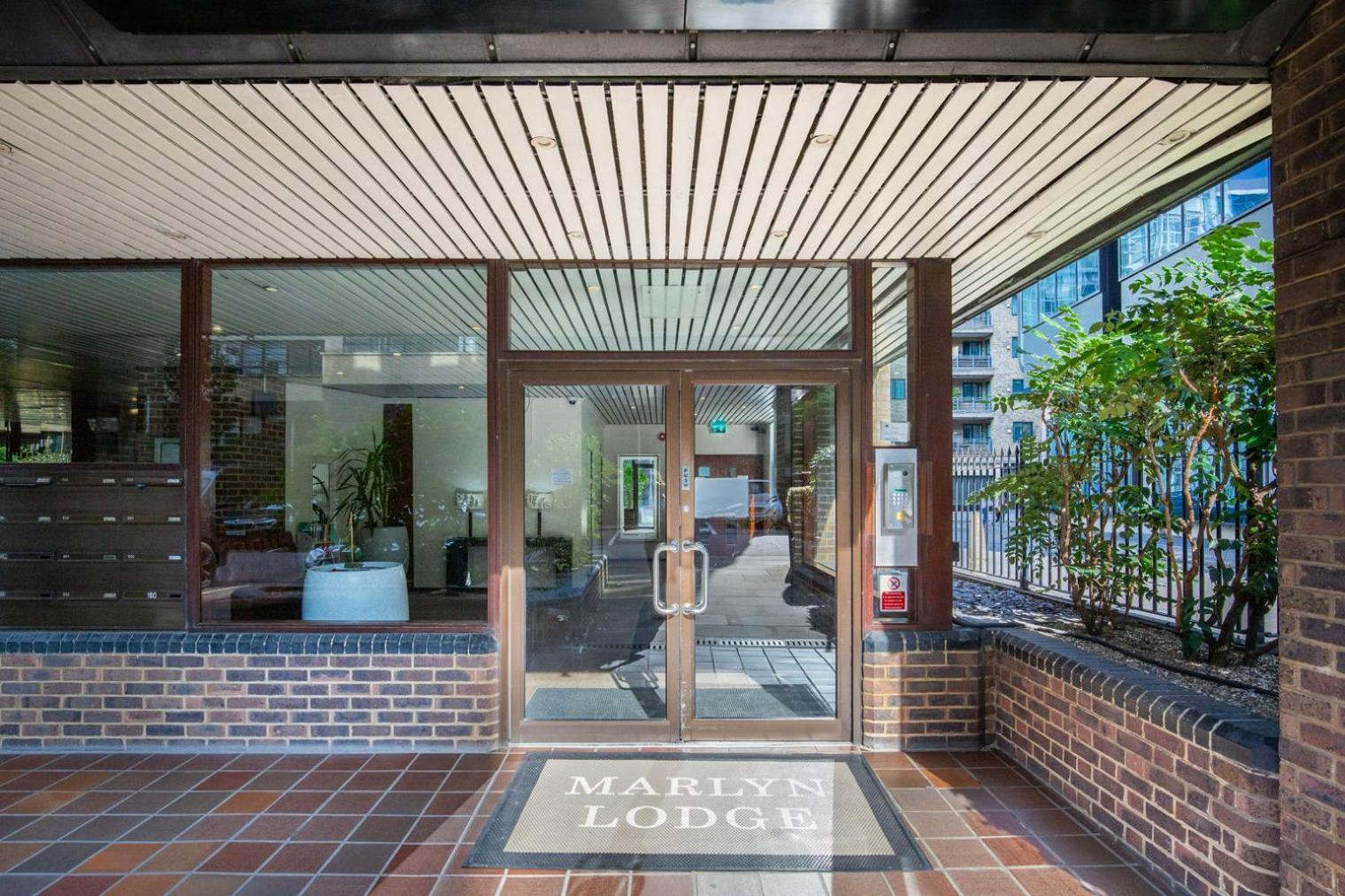 Blueground Of Concierge Nr Station Lon-394 Apartment London