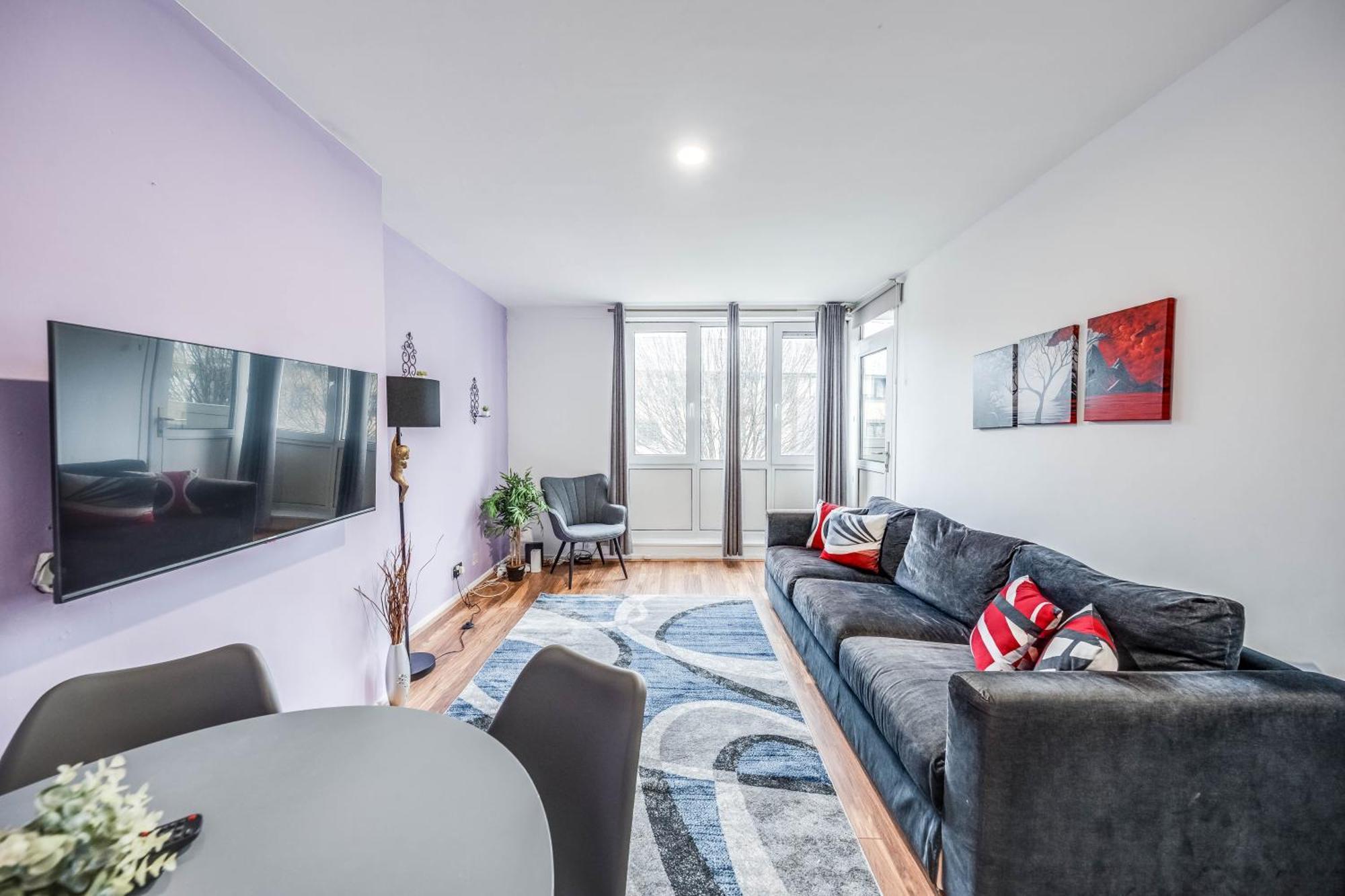 Leo's Place In Mile End 2 Double Beds, 1 Bunk Bed, Max 6, Spacious, Ideal For Families Apartment *