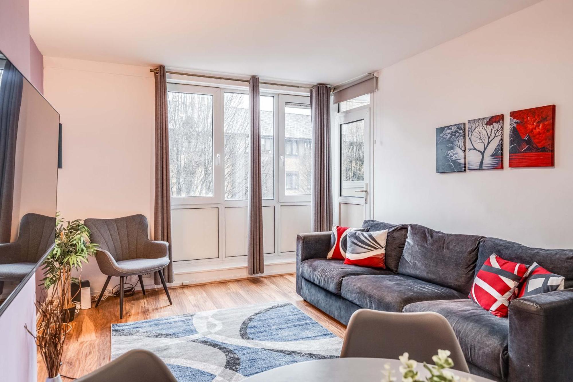 Leo's Place In Mile End 2 Double Beds, 1 Bunk Bed, Max 6, Spacious, Ideal For Families * London