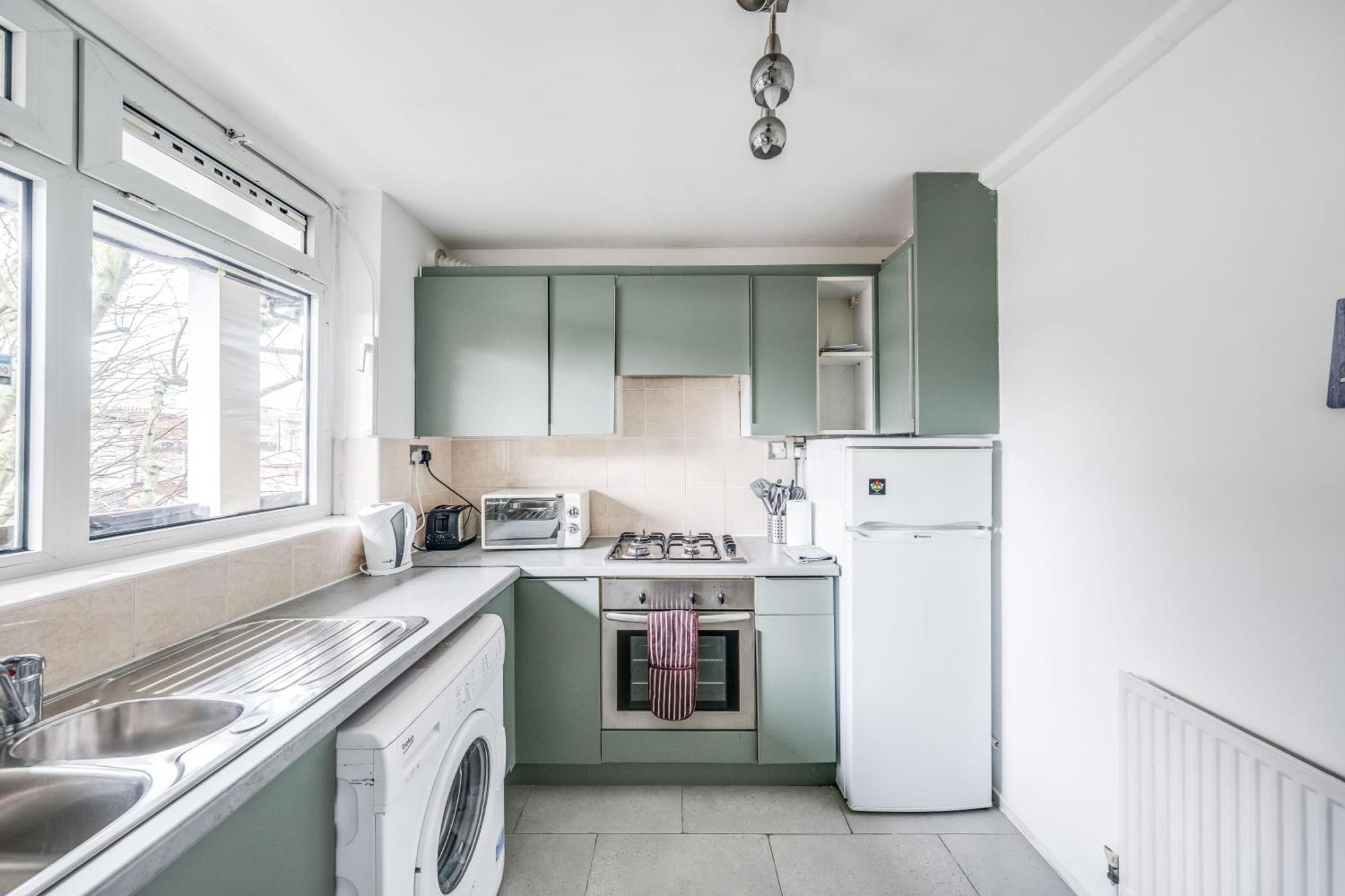 Leo's Place In Mile End 2 Double Beds, 1 Bunk Bed, Max 6, Spacious, Ideal For Families Apartment London