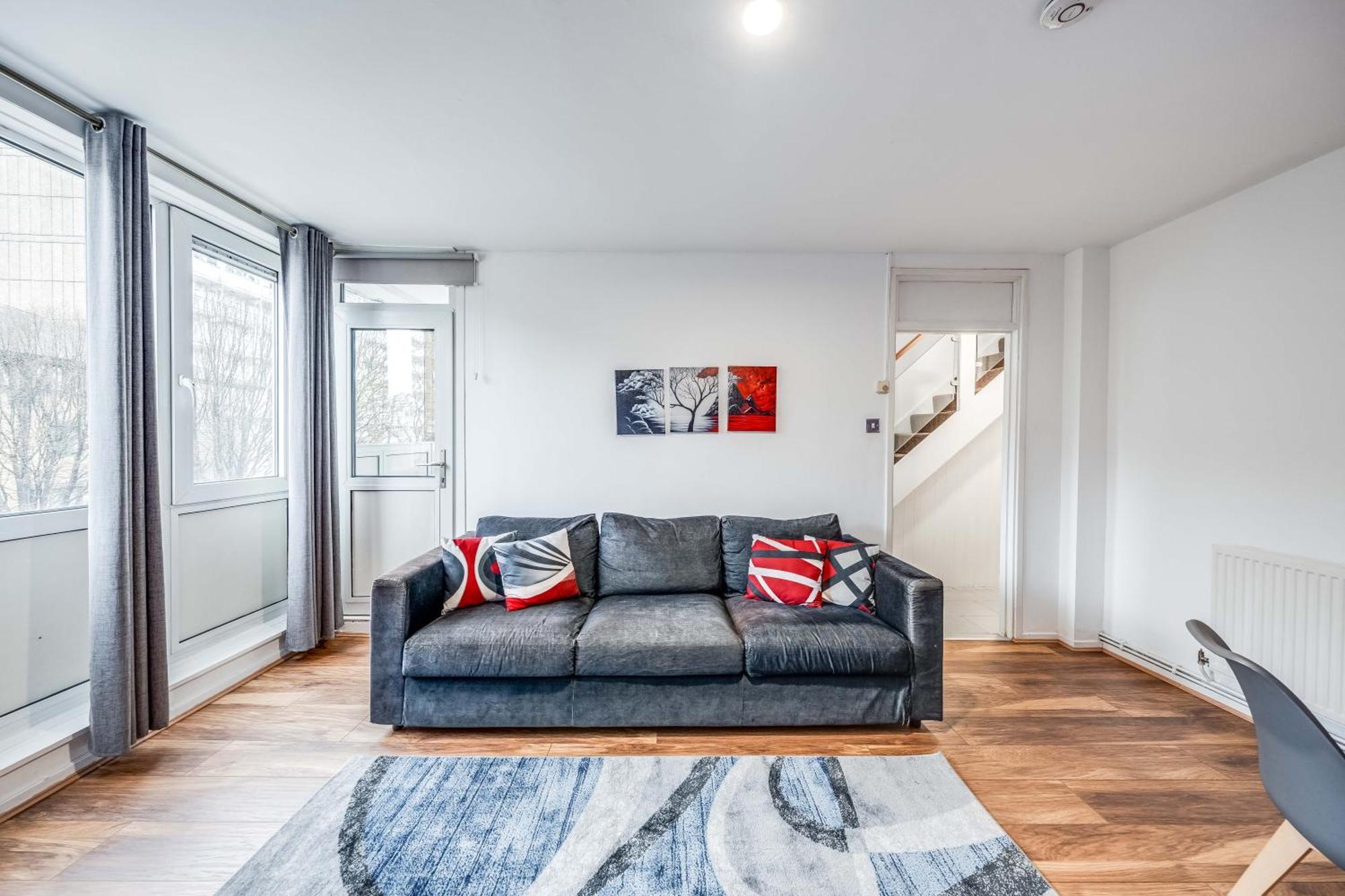 Leo's Place In Mile End 2 Double Beds, 1 Bunk Bed, Max 6, Spacious, Ideal For Families Apartment *