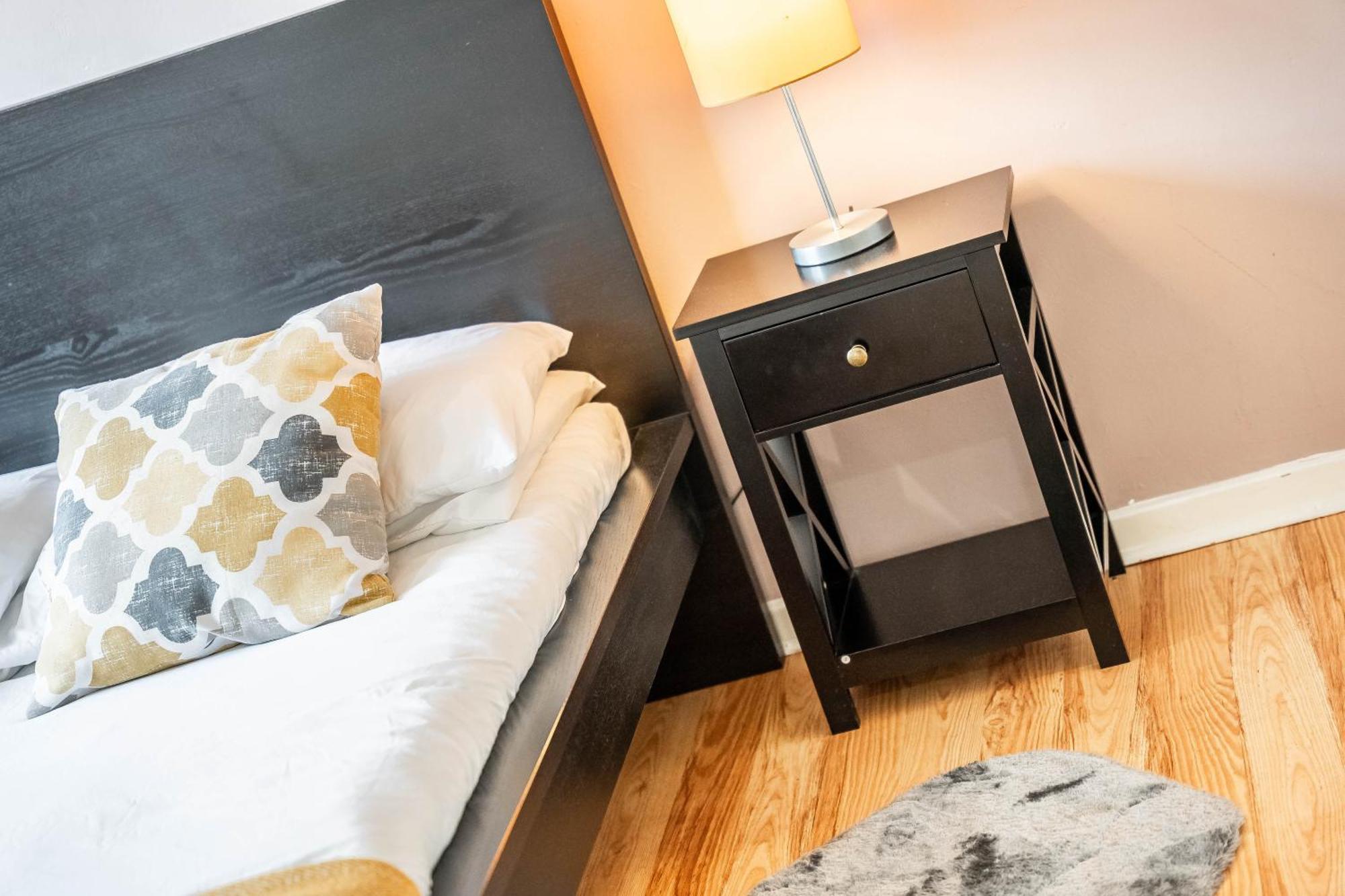 Leo's Place In Mile End 2 Double Beds, 1 Bunk Bed, Max 6, Spacious, Ideal For Families
