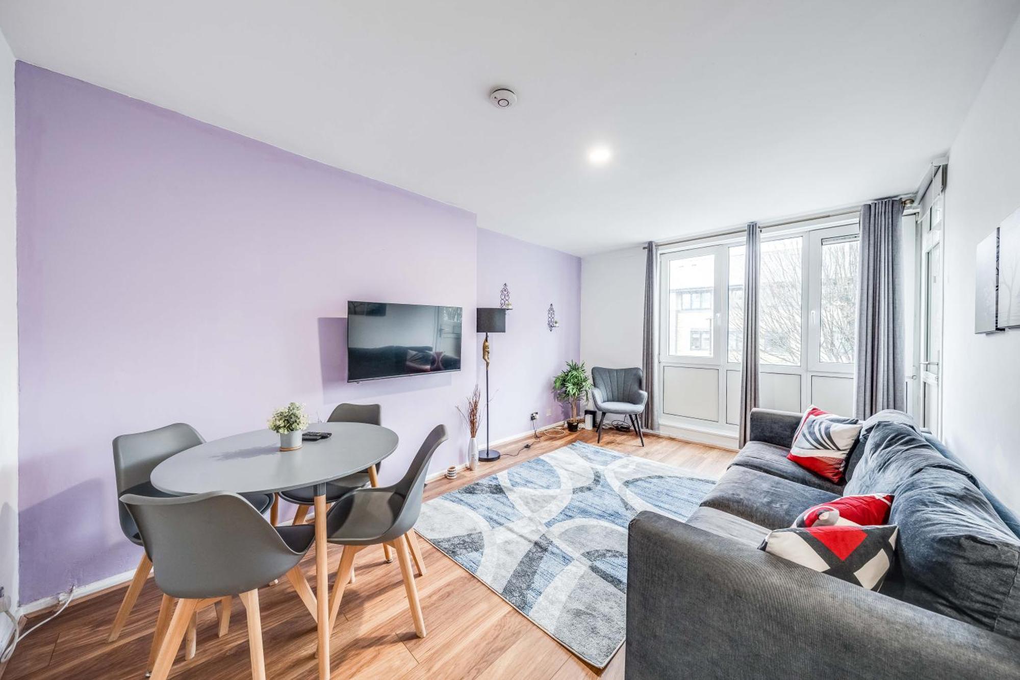 Leo's Place In Mile End 2 Double Beds, 1 Bunk Bed, Max 6, Spacious, Ideal For Families London
