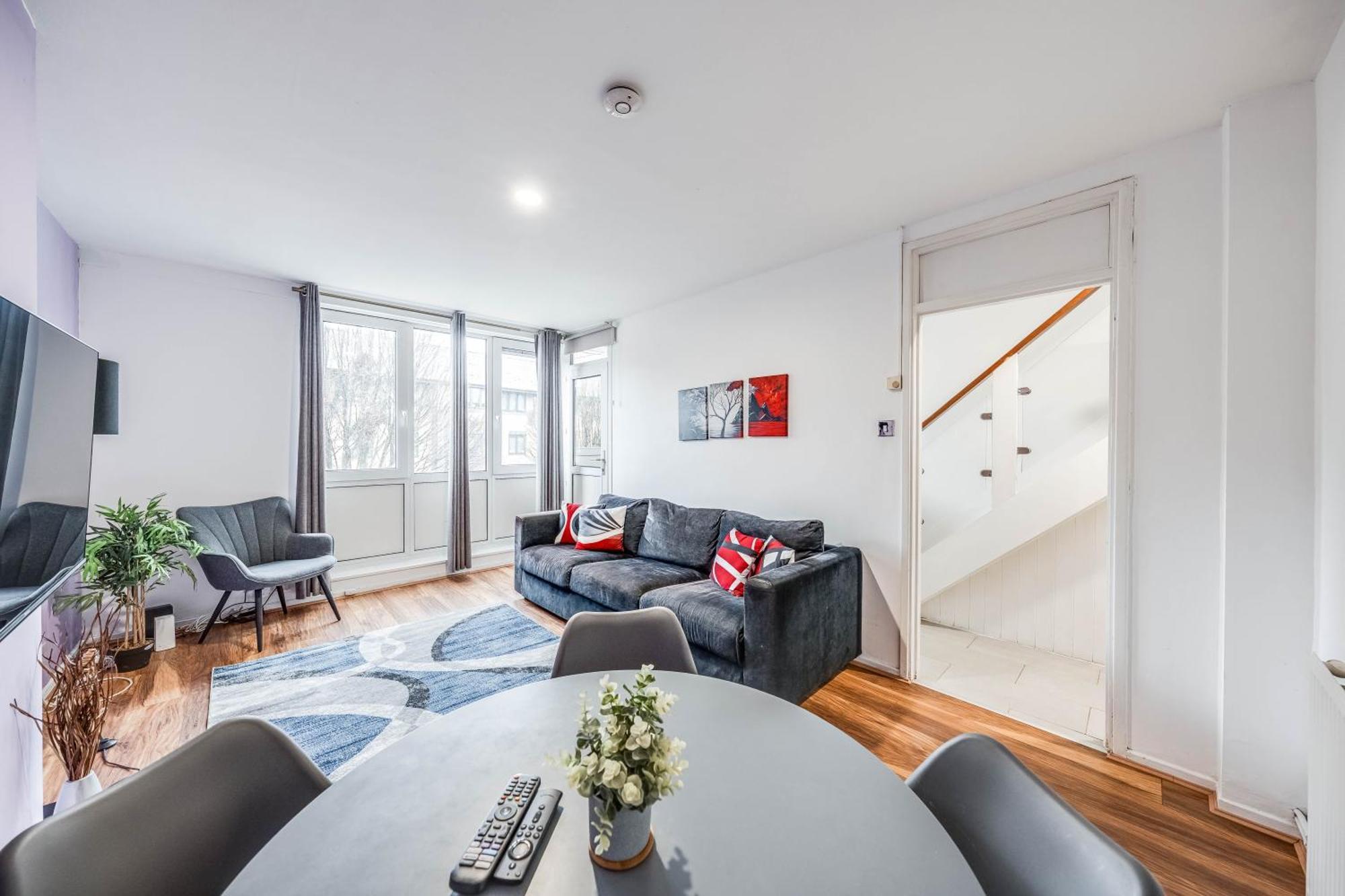 Leo's Place In Mile End 2 Double Beds, 1 Bunk Bed, Max 6, Spacious, Ideal For Families Apartment London
