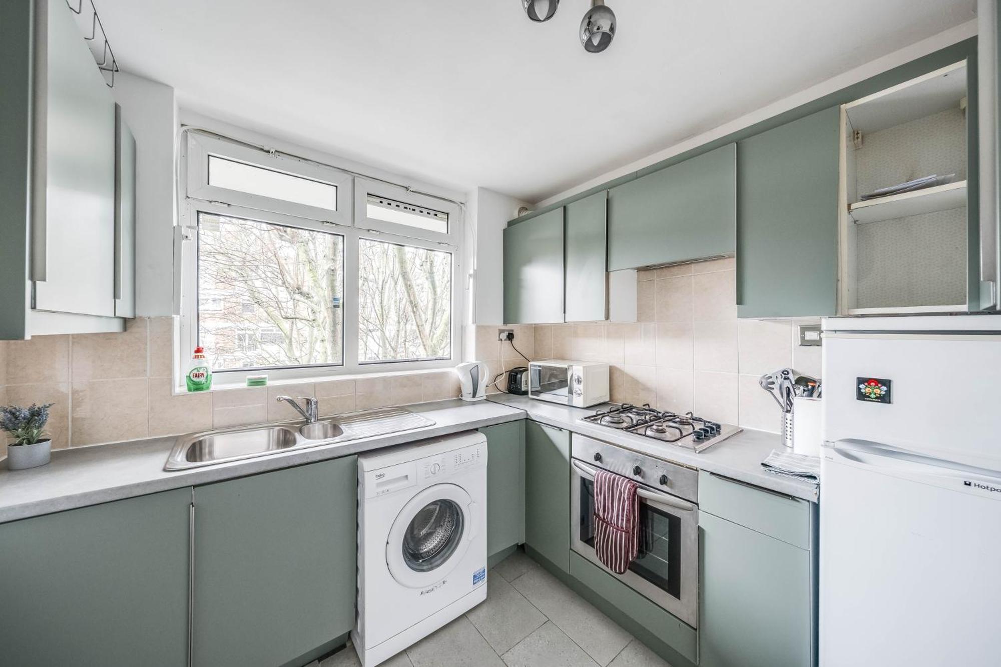 Leo's Place In Mile End 2 Double Beds, 1 Bunk Bed, Max 6, Spacious, Ideal For Families *