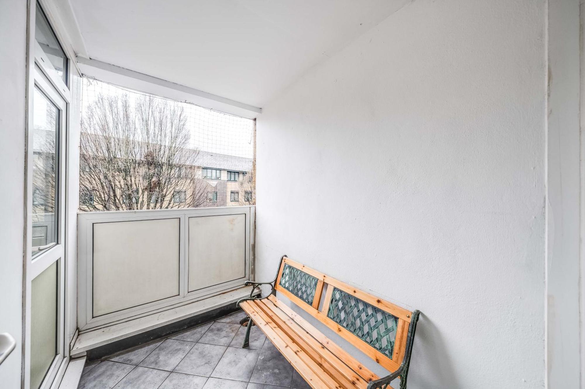 Apartment Leo's Place In Mile End 2 Double Beds, 1 Bunk Bed, Max 6, Spacious, Ideal For Families *