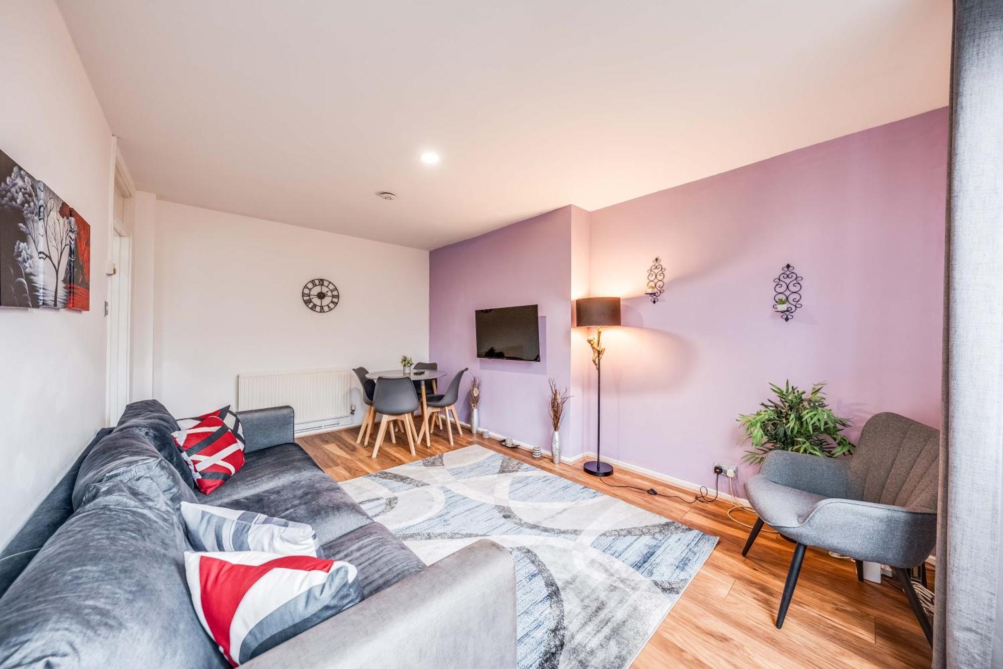 Leo's Place In Mile End 2 Double Beds, 1 Bunk Bed, Max 6, Spacious, Ideal For Families Apartment