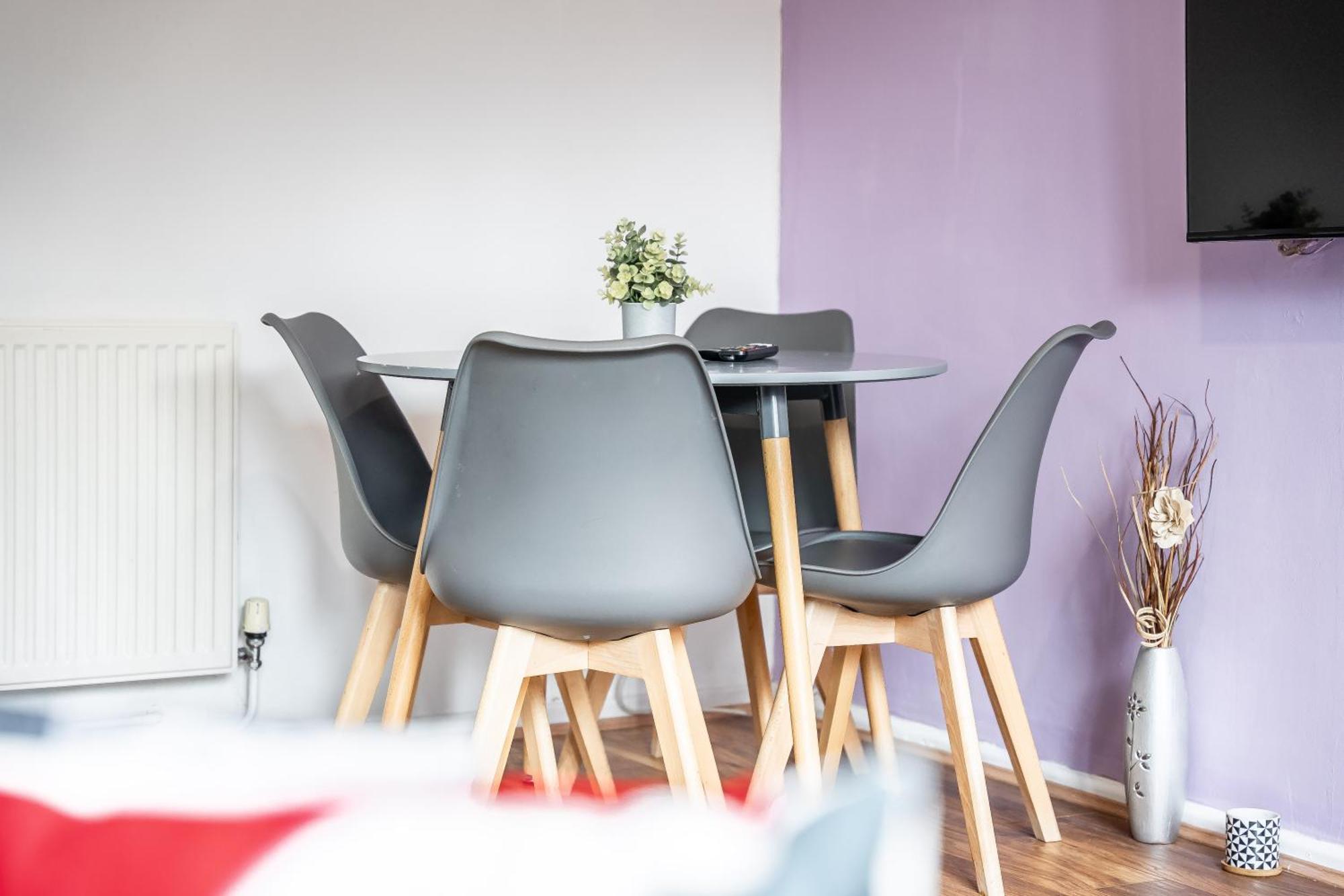 Leo's Place In Mile End 2 Double Beds, 1 Bunk Bed, Max 6, Spacious, Ideal For Families Apartment London