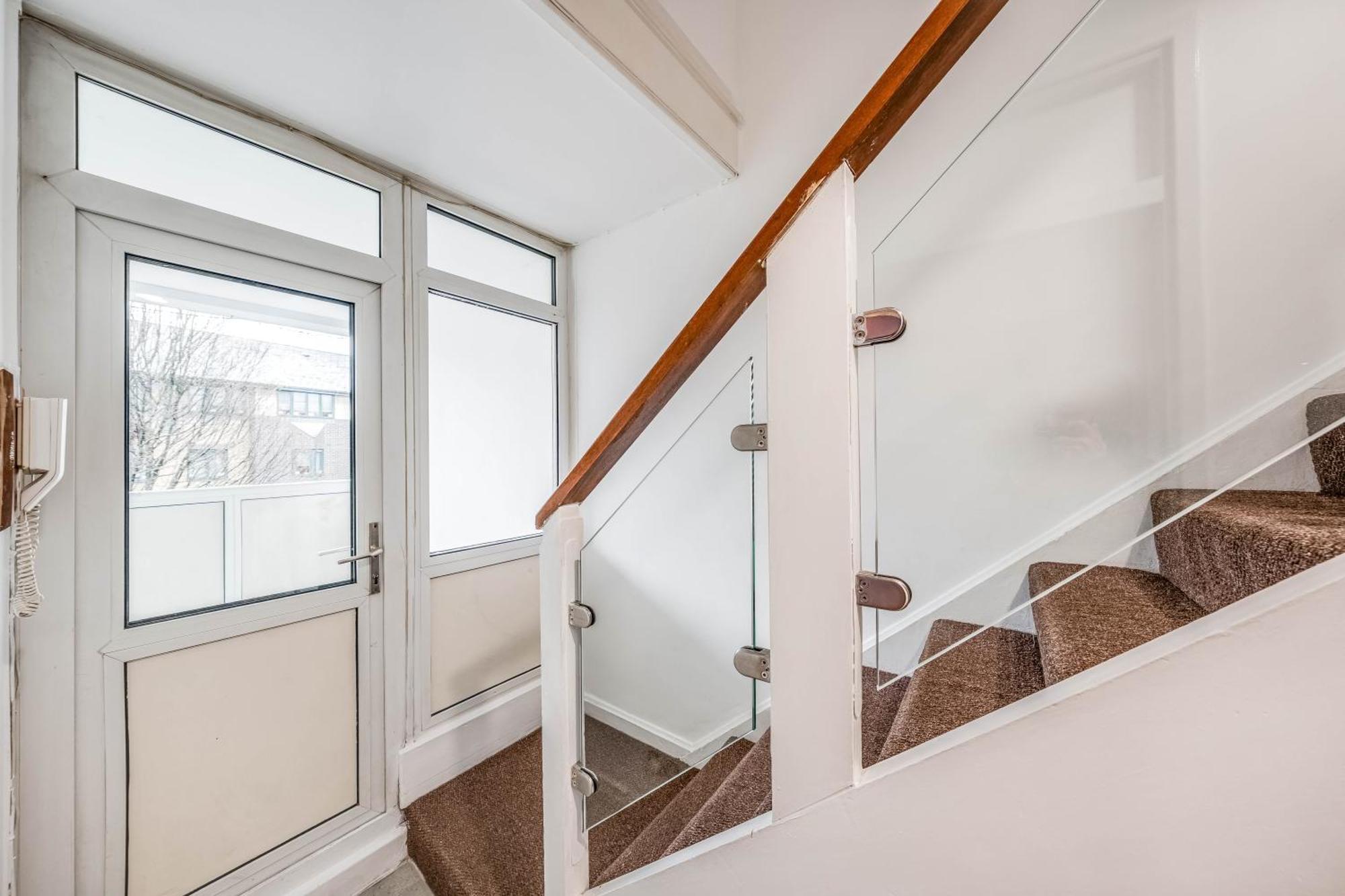 Leo's Place In Mile End 2 Double Beds, 1 Bunk Bed, Max 6, Spacious, Ideal For Families Apartment London