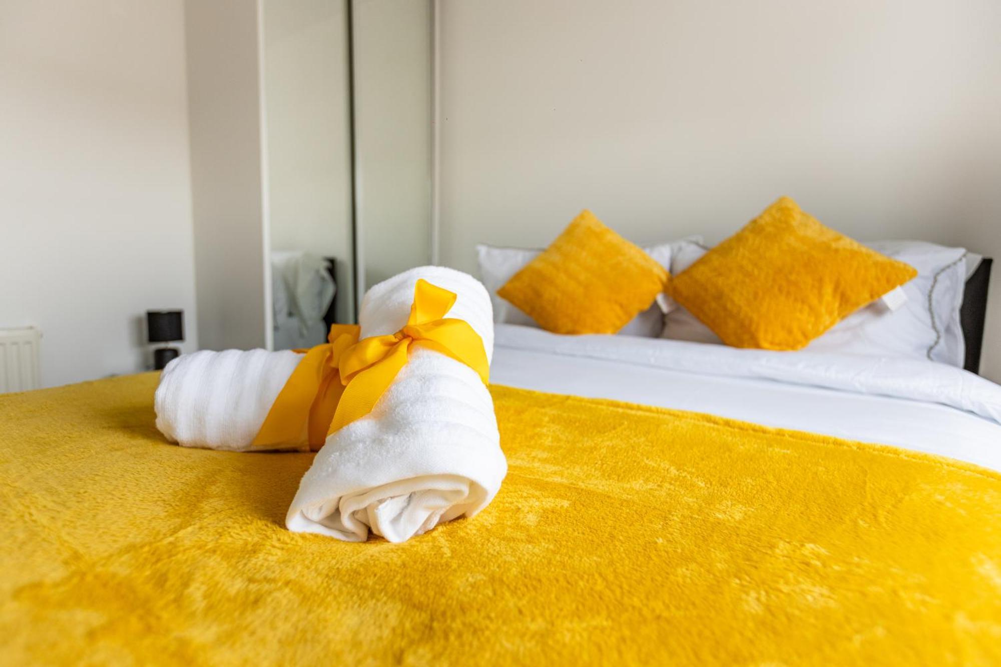2-bed - Long Apartment *