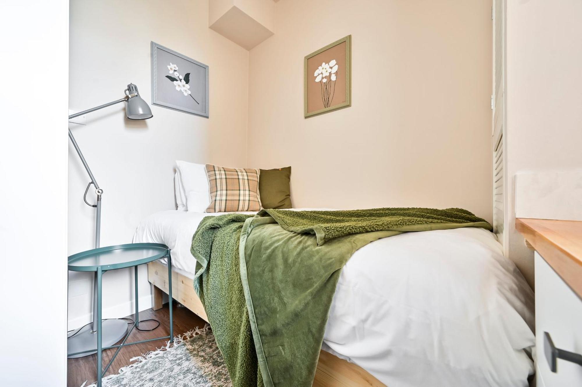 Newly Renovated 2-3 Bed Flat In Fulham By The Thames *