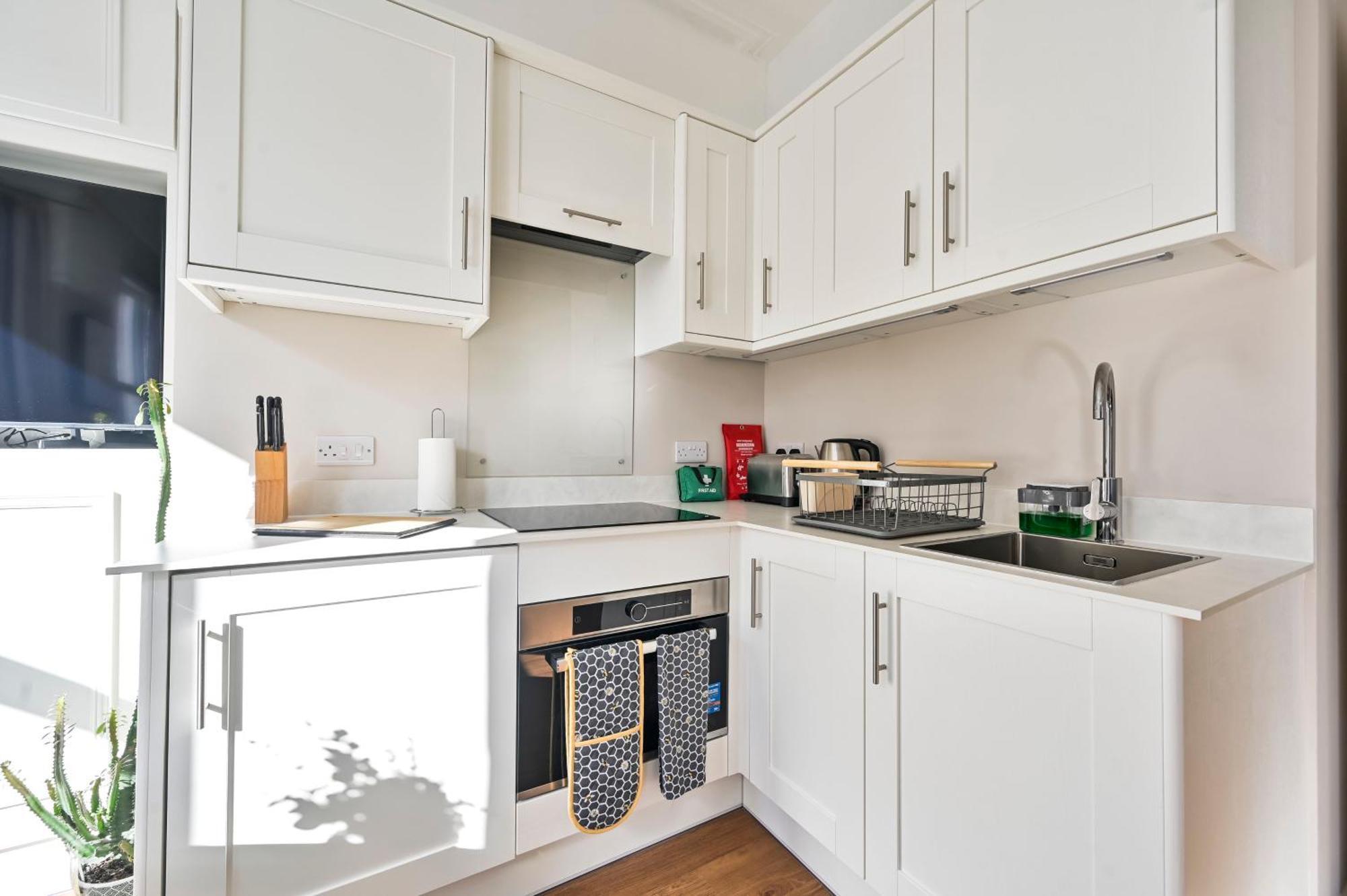 Newly Renovated 2-3 Bed Flat In Fulham By The Thames Apartment *