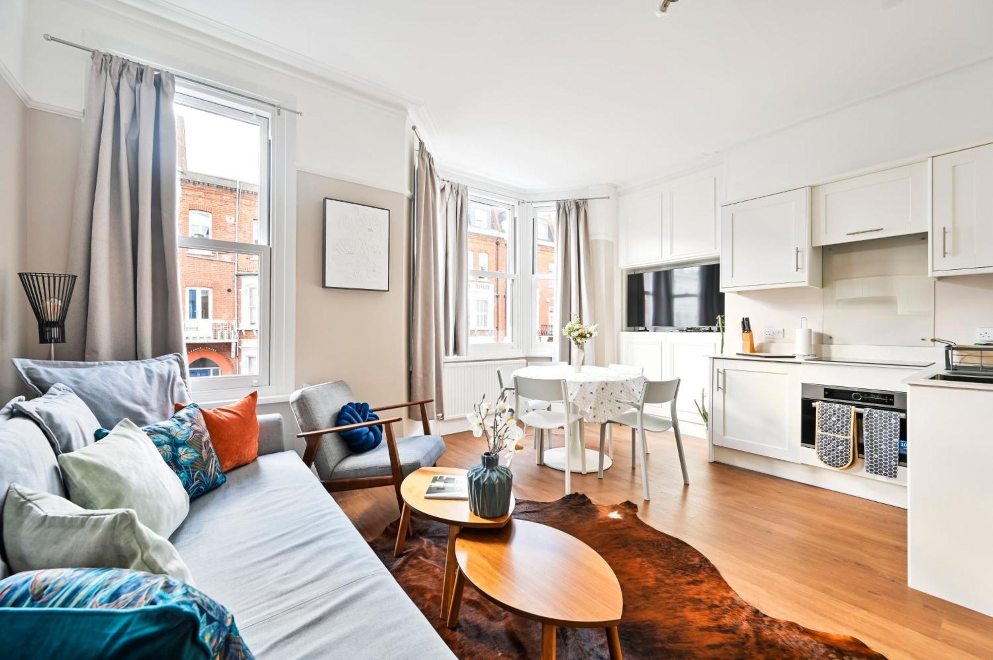 Newly Renovated 2-3 Bed Flat In Fulham By The Thames London
