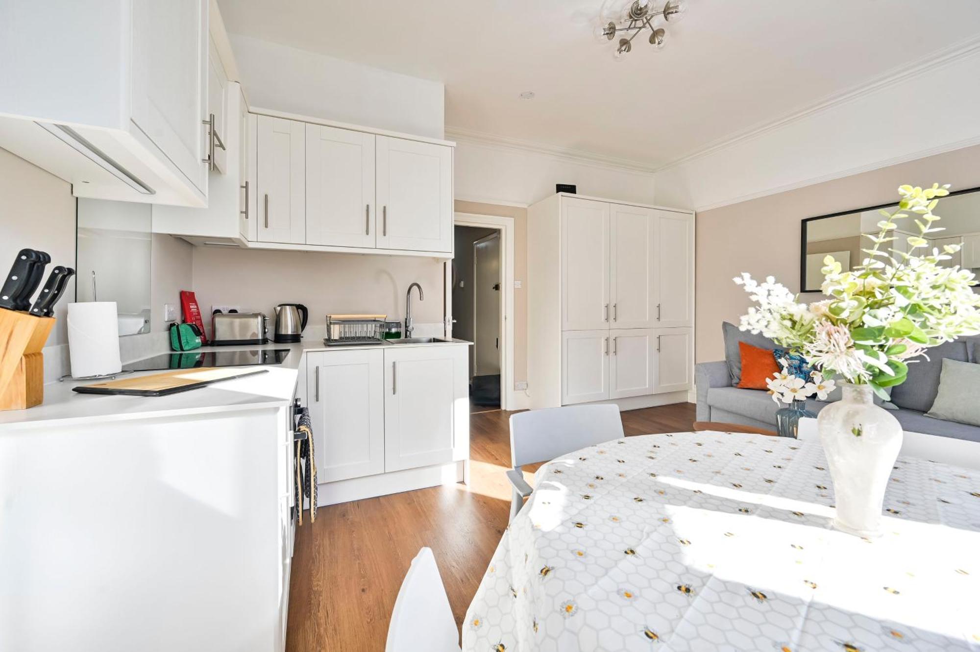 Newly Renovated 2-3 Bed Flat In Fulham By The Thames Apartment *