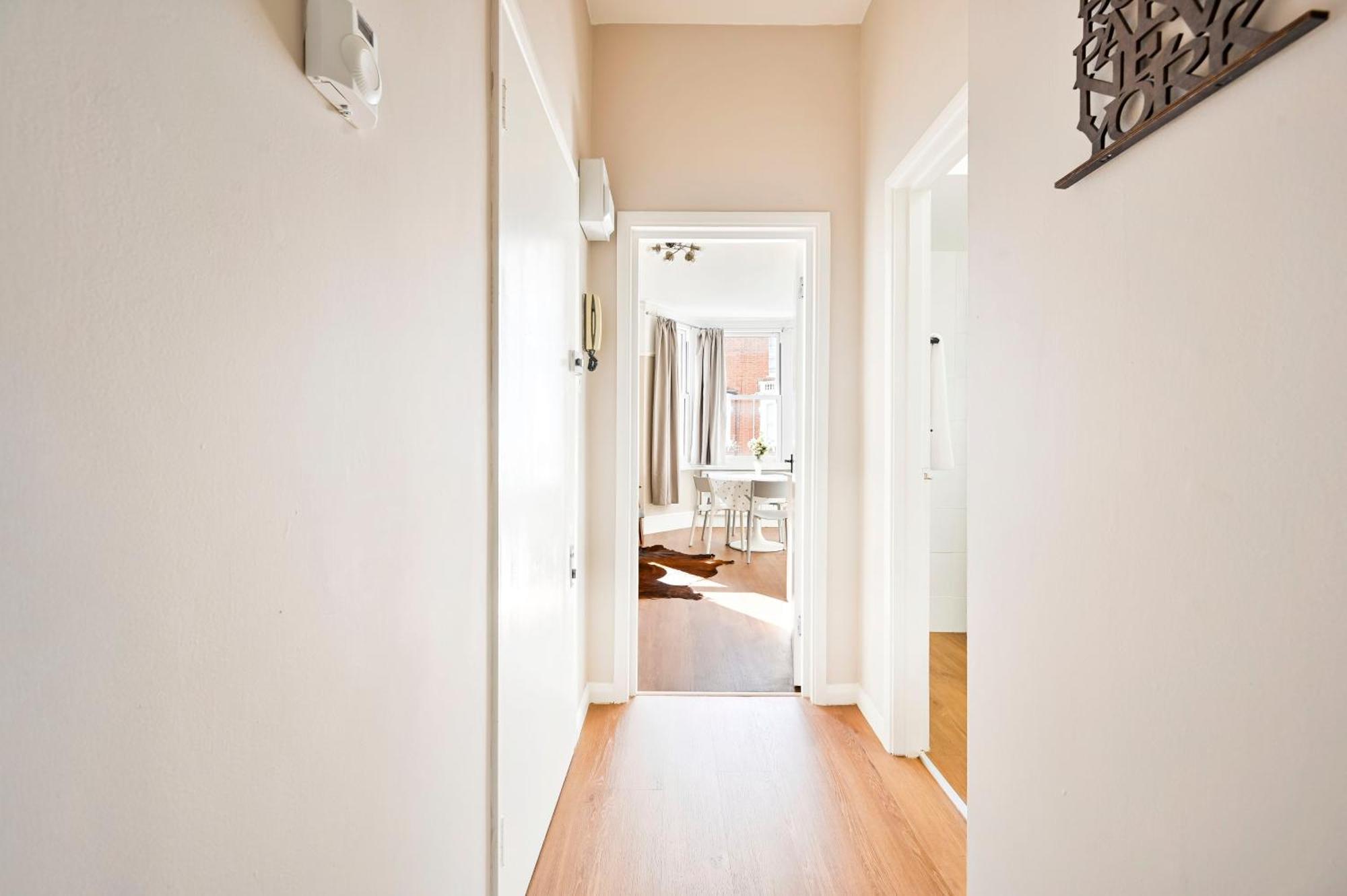 Newly Renovated 2-3 Bed Flat In Fulham By The Thames * London