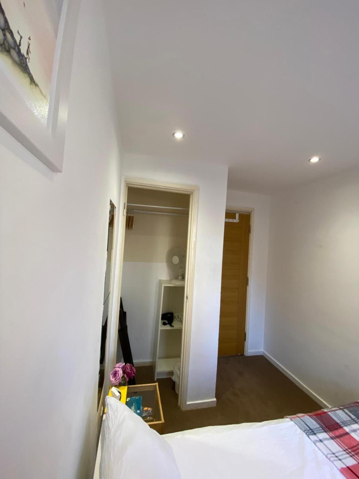 Fabulous Private Bedrooms Near Euston Station, Central London *